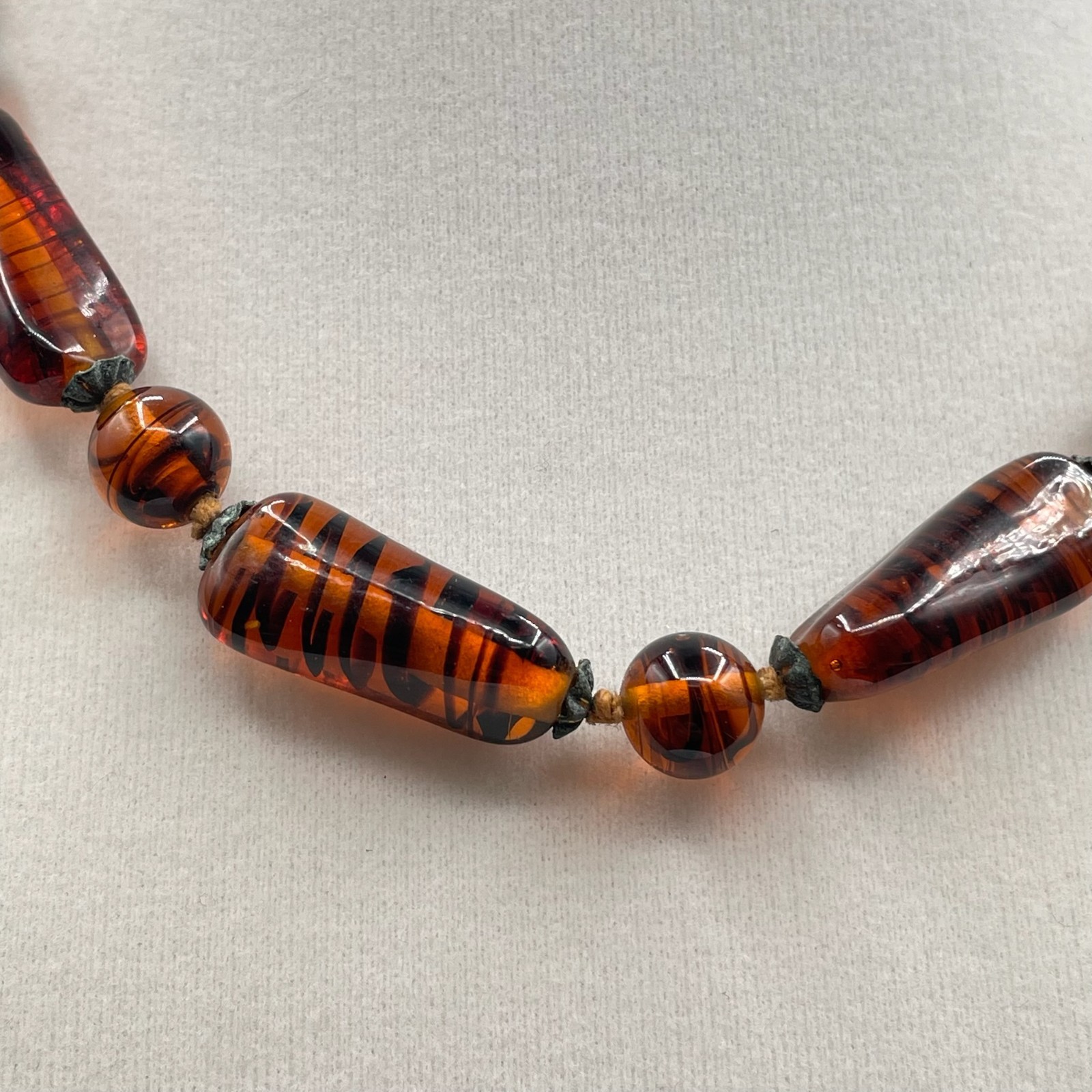 Vintage Carnelian Classic Fashion Tiger Striped Glass Beaded Celluloid Necklace