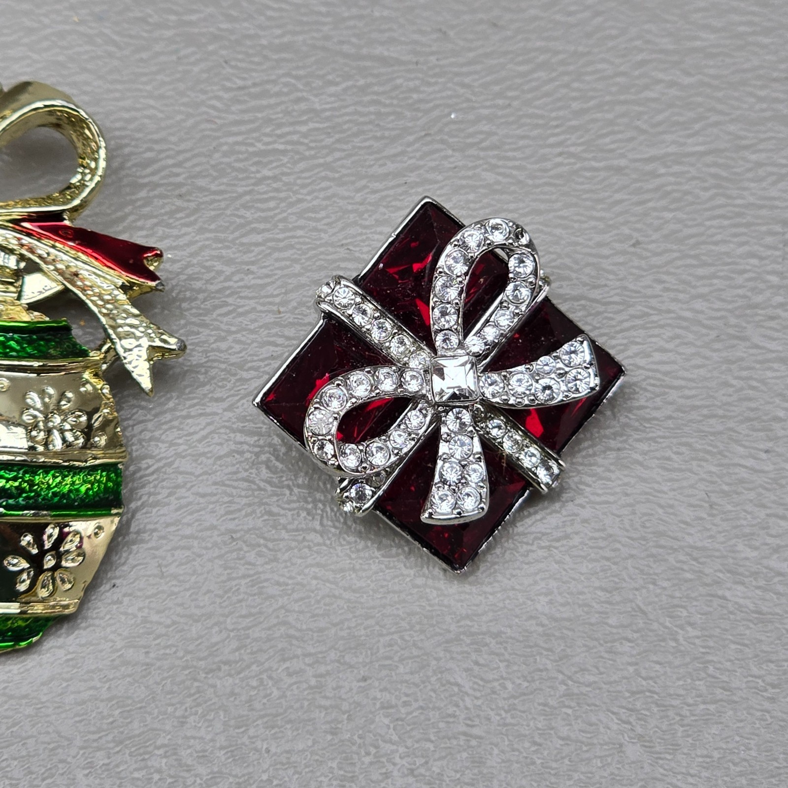 Vintage Christmas Brooch Lot Candy Cane Tree Ornament Bell Gift Jane Signed 6 Pc