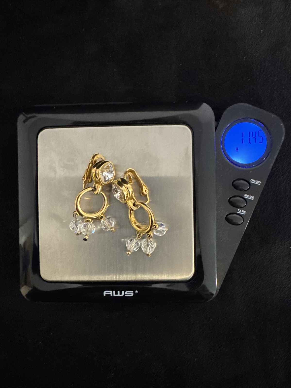 Vintage Swarovski Crystal Rhinestones Gold Tone Teardrop Earrings Clip on