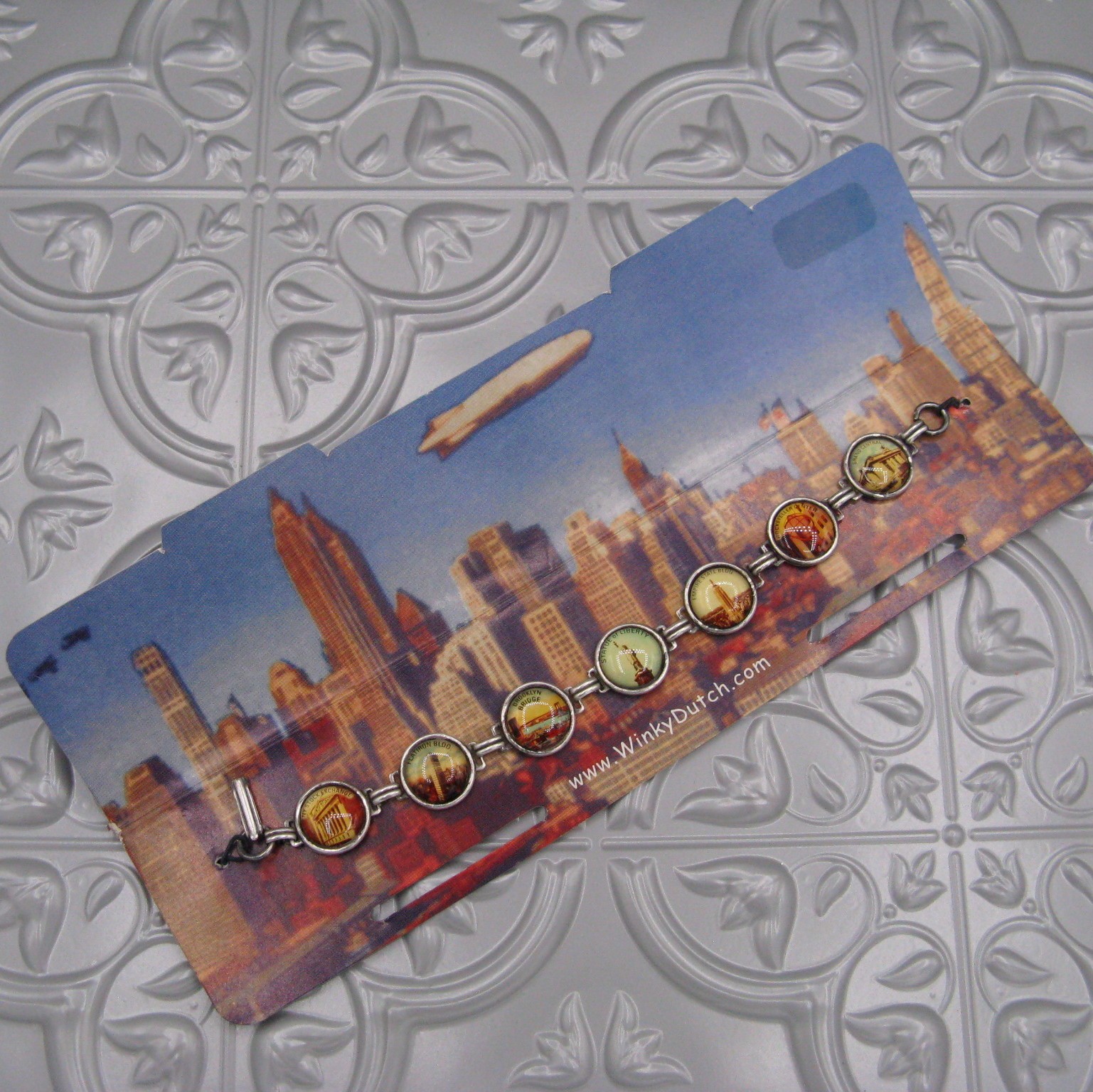 NEW YORK CITY Winky & Dutch Vtg Bracelet Landmark Cabochons Souvenir New On Card