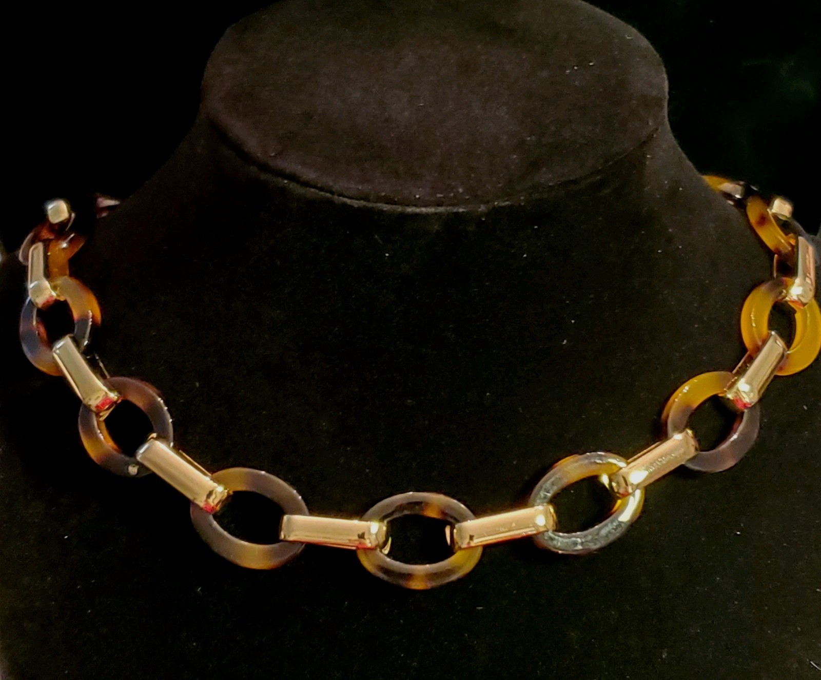 ANNE KLEIN Vtg Necklace, Tortoise Shell & Goldtone Chain Design with Oval Links