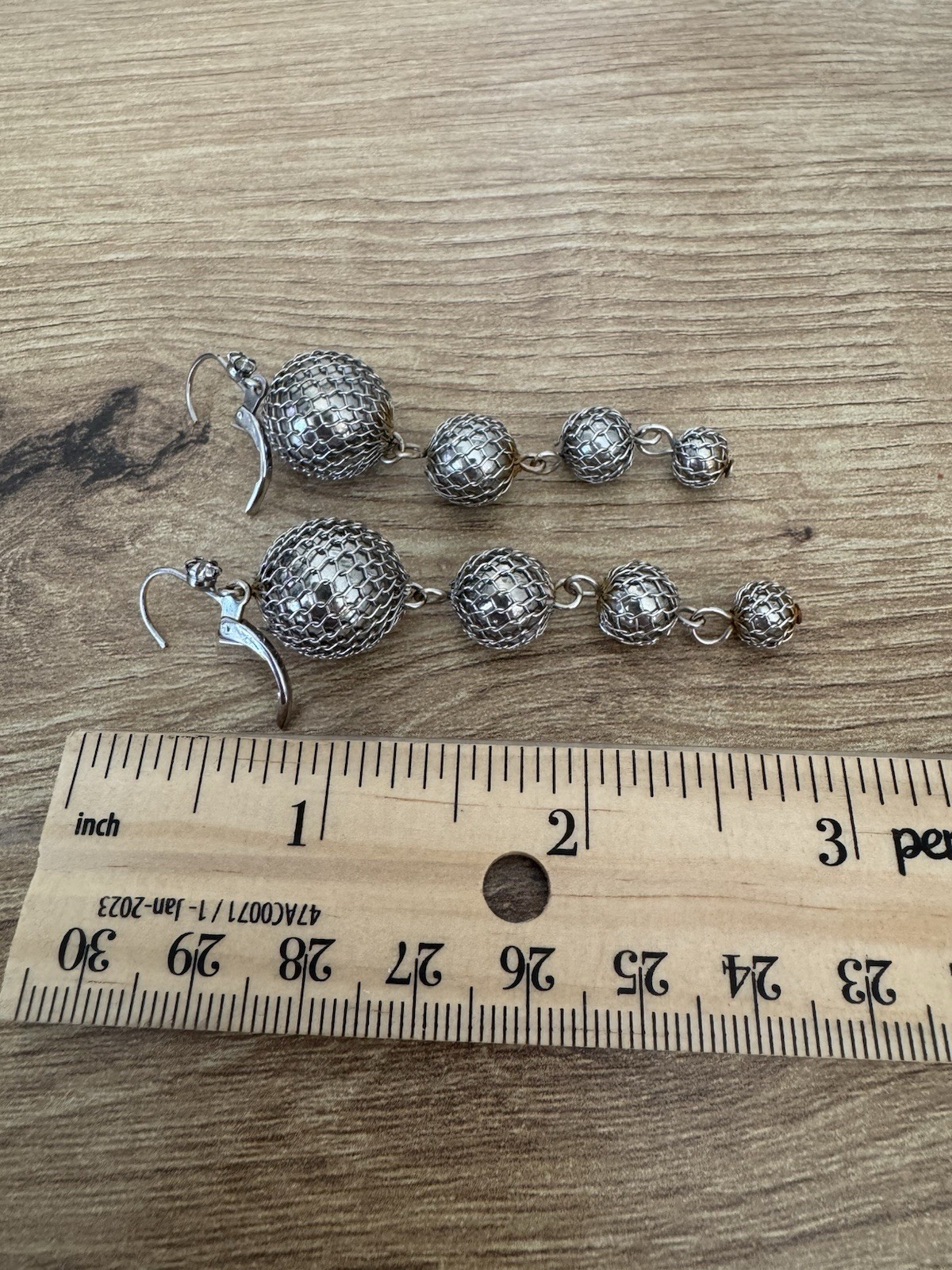 Vintage Silver Tone Metal Mesh Ball Round Dangle/Drop Hook Earrings Leverback