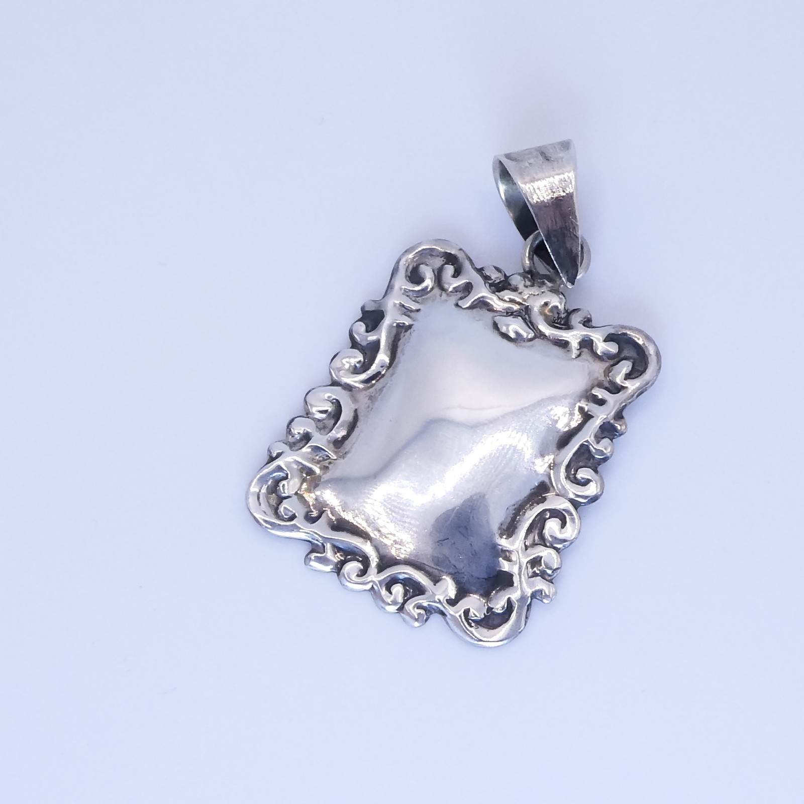 Vintage Sterling Silver 925 Repousse Engravable 1.5″ Womens Necklace Pendant