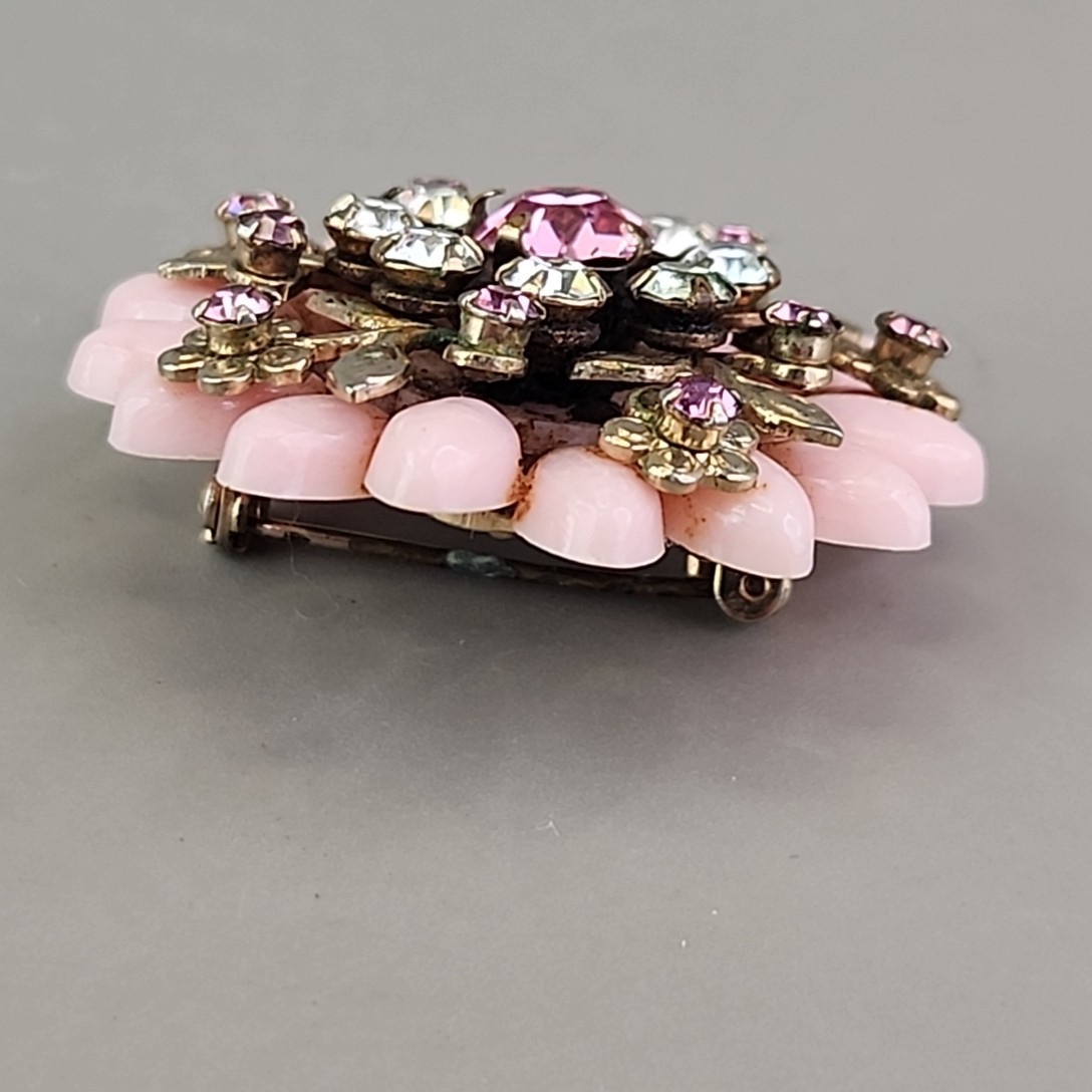 Vintage Flower Brooch Pink Acrylic Rhinestone Gold Tone Layers 1.5″