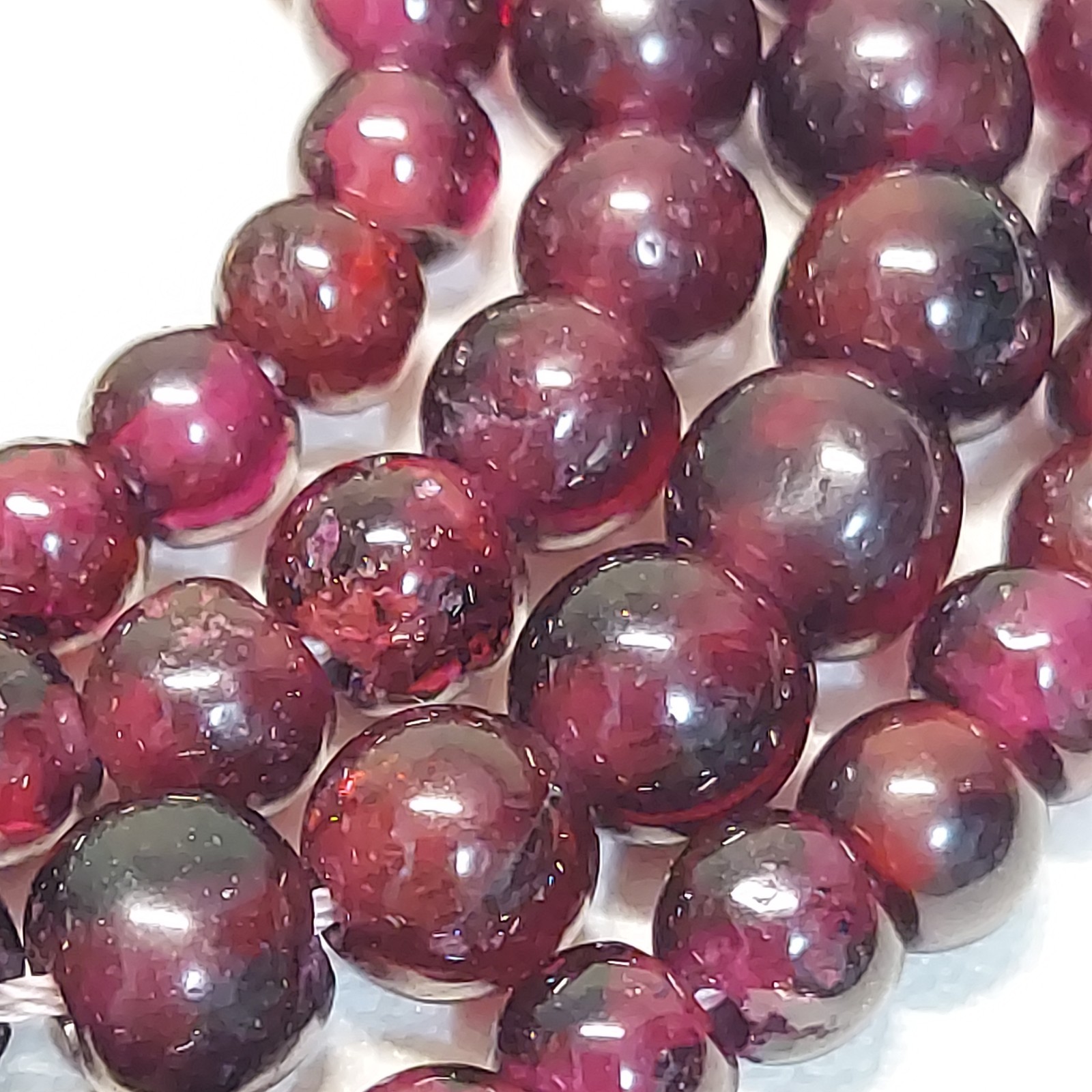VTG Natural Garnet Graduated Hand Cut Bead Necklace 18.1″ Gold Tone Clasp 25.15g