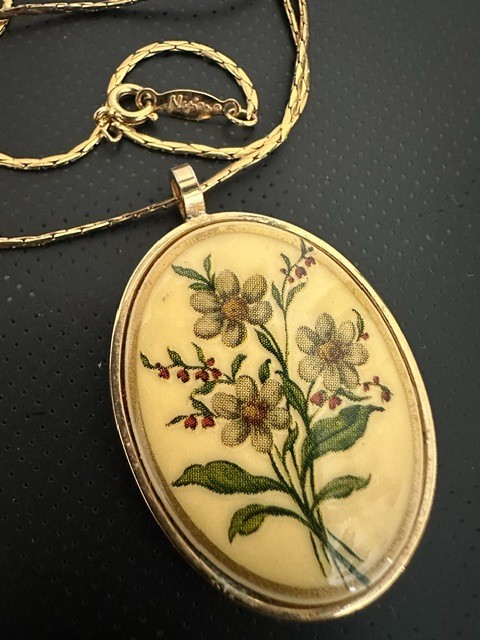Vintage Napier Signed Triangle Cobra Link Chain Oval Floral Pendant 23″ Necklace