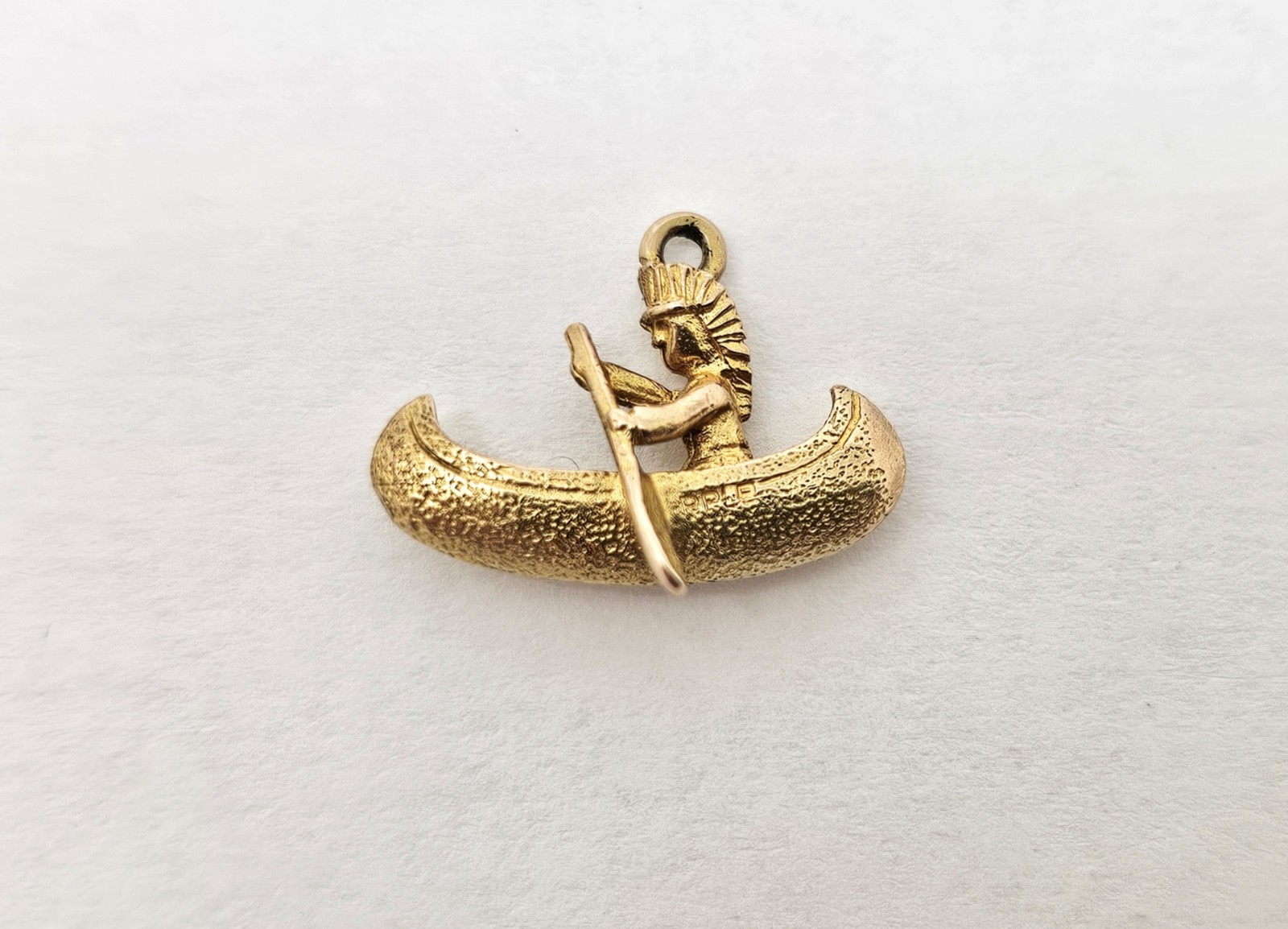 1921 PAYTON PEPPER CO. BIRMINGHAM 9K SOLID GOLD N.A. INDIAN ROWING A CANOE CHARM