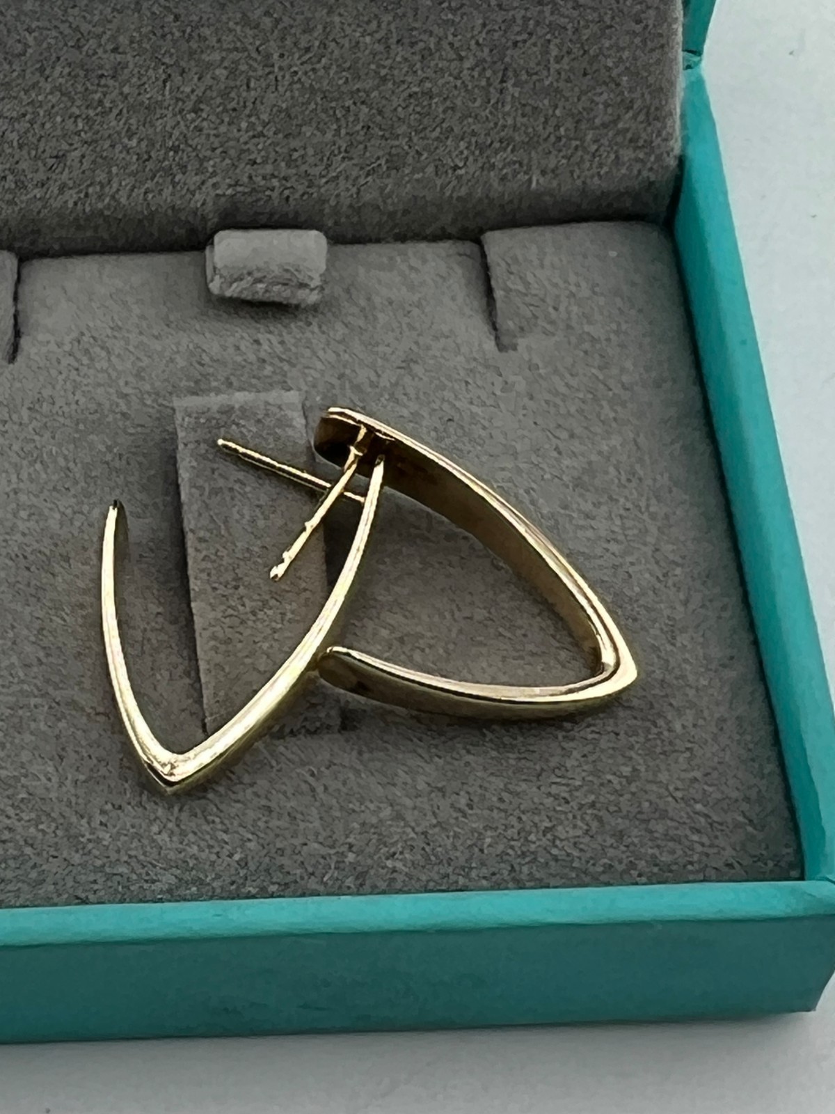 James Avery 14K gold earrings modernist V shaped hoops with posts