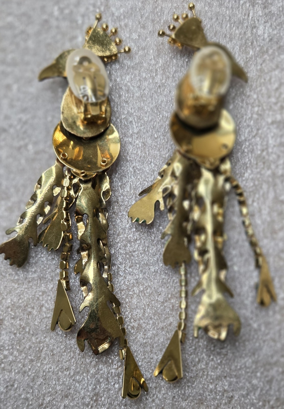 VINTAGE “LUNCH AT THE RITZ” RHINESTONE PEACOCK BIRD DANGLE CLIP ON EARRINGS