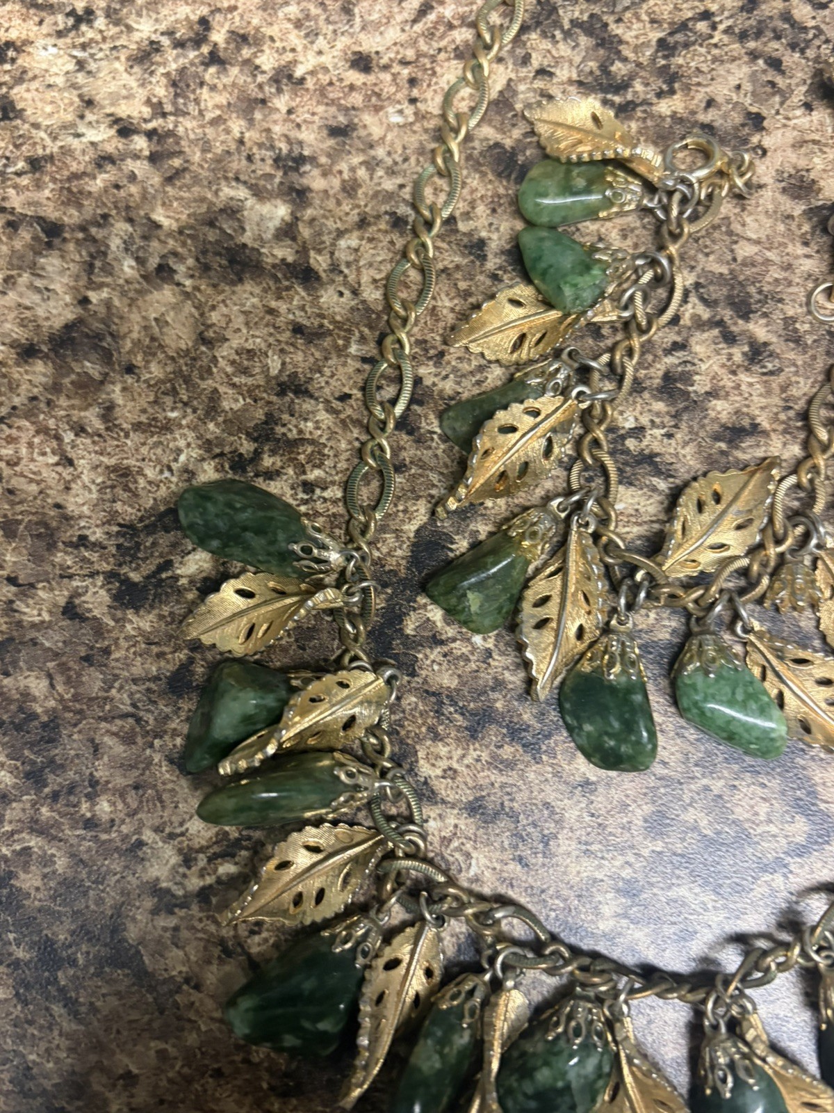 Vintage signed Sarah Coventry “Nile Queen” Necklace /w card. Adjustable length!