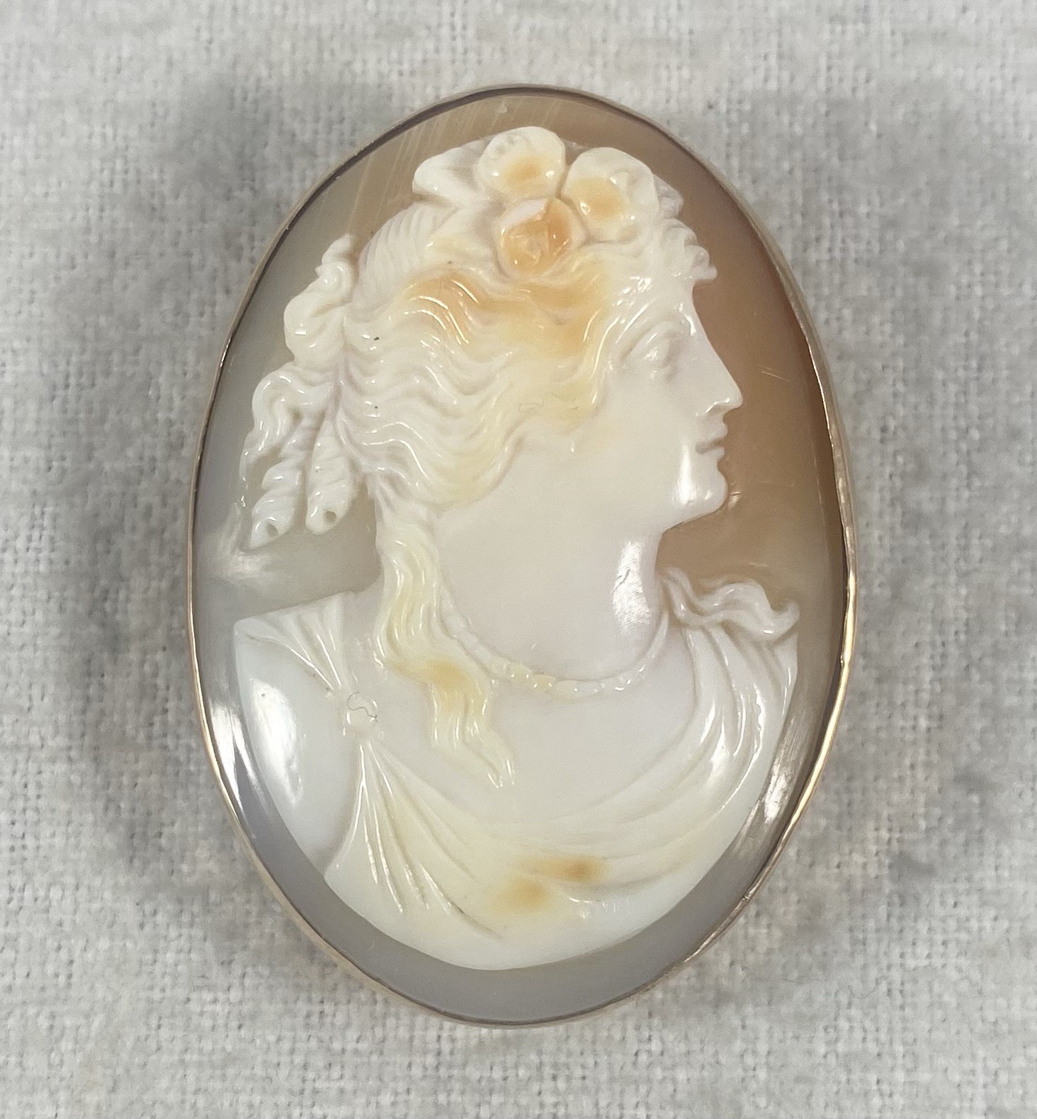 Antique 10K Gold Carved Shell Cameo Brooch 10.9 Grams