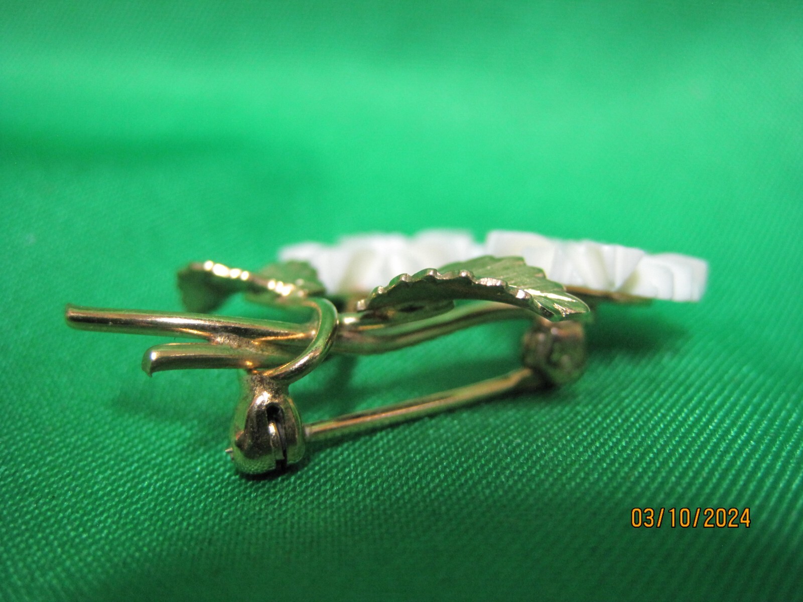 White flower brooch 14K Gold filled metal alloy carved bone Wells 1.25″ !!!