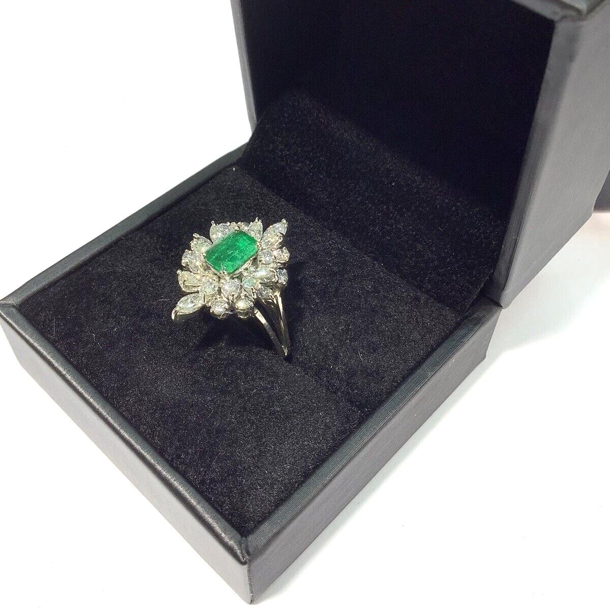 18K White Gold 1.88ctw Rectangular Cut Emerald & H/VS Mixed Cut Diamond Ring