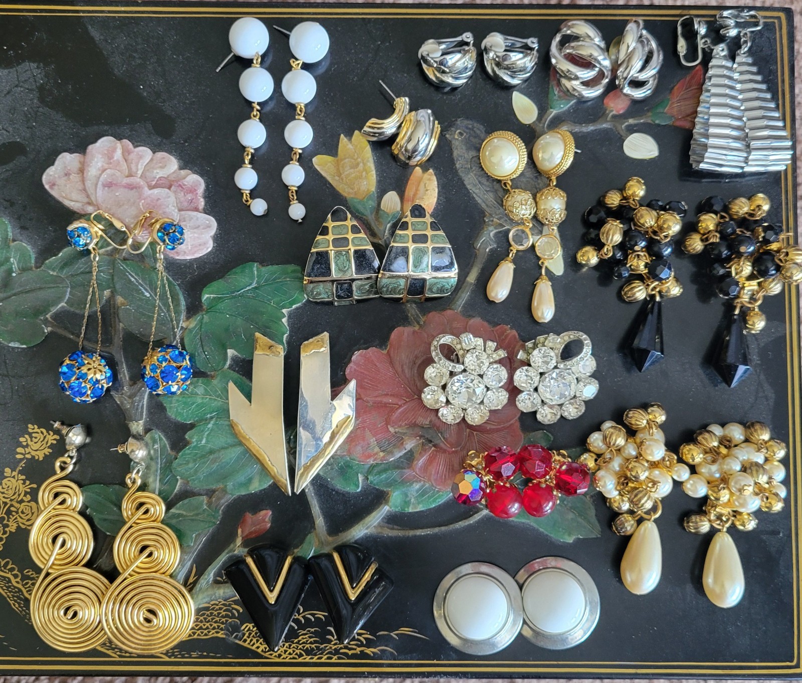 VINTAGE LOT 18 PAIRS OF COSTUME EARRINGS + OTHER JEWELRY ASSORTMENT-NICE