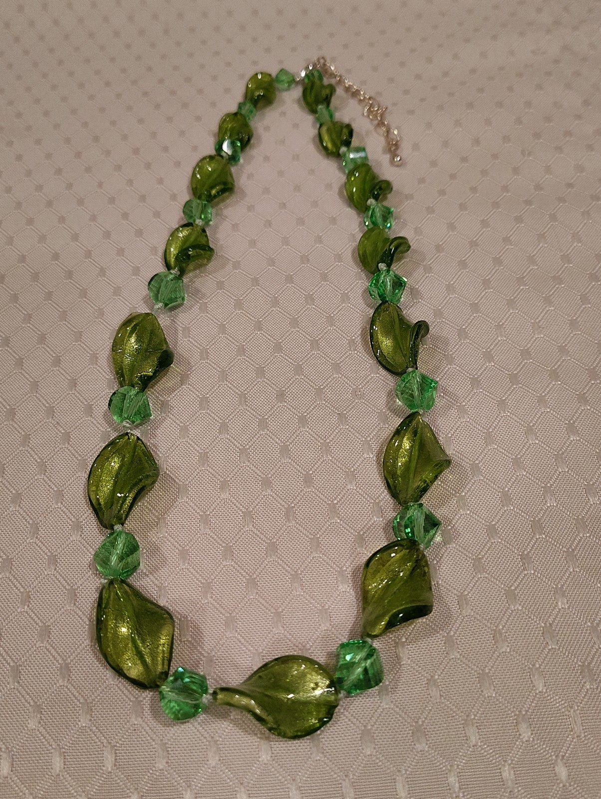 VTG Peridot Green Celluloid Beads Necklace 22″ Long