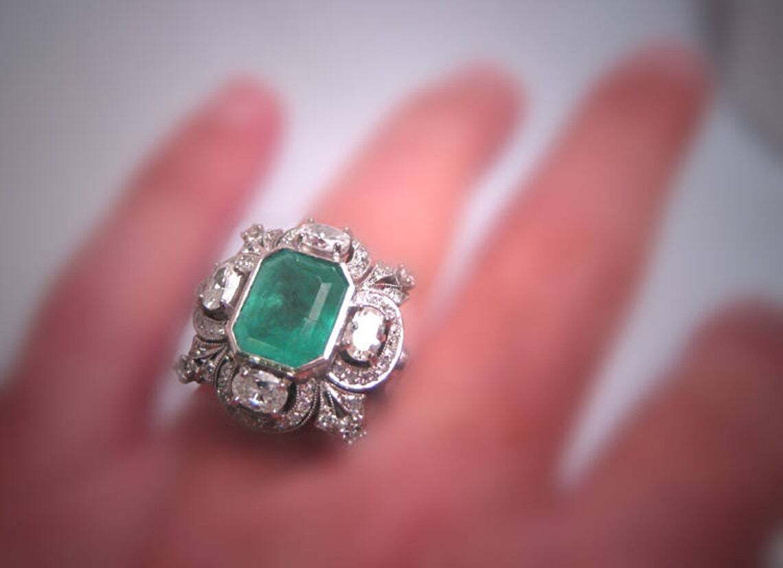 4Ct Green Emerald Simulated Diamond Retro Style Wedding Ring 925 Sterling Silver