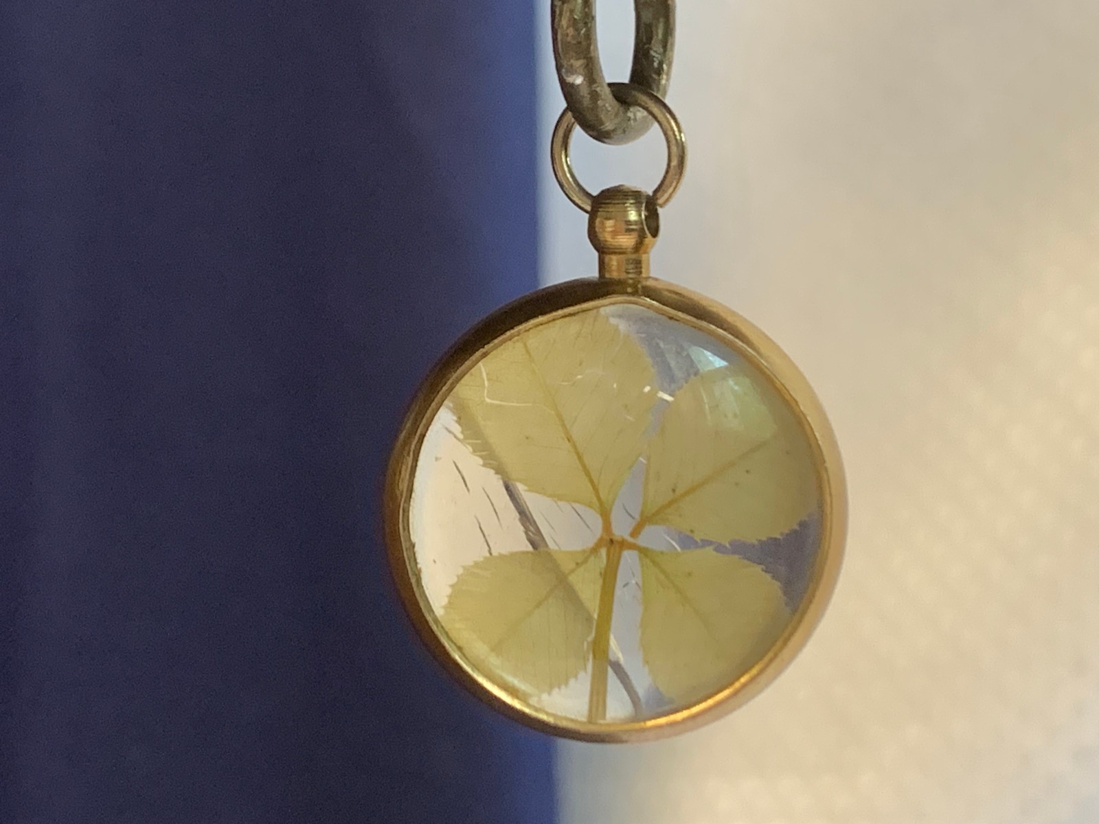Vtg Encased 4 Leaf Clover Pendant Fob Costume Jewelry Good Luck Charm