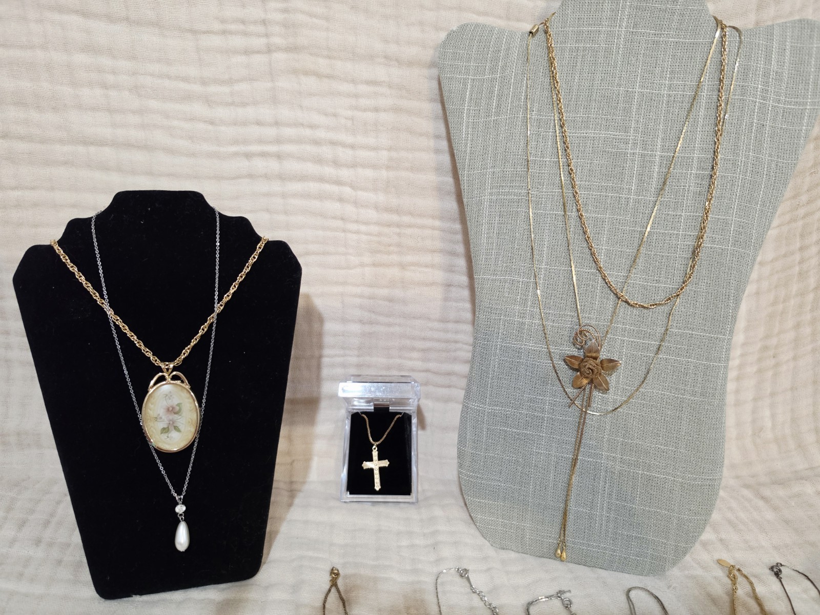 Vintage Mixed Metal Necklace Lot Mesh Flower Pendant Lariat Necklace Bolo