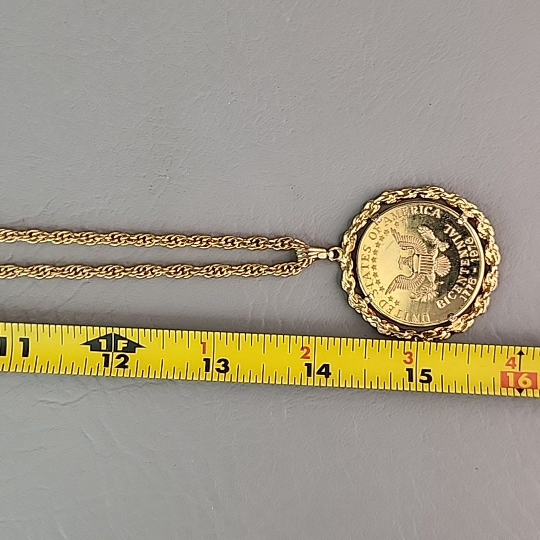 Vintage Avon Bicentennial Coin Necklace Lady Liberty 1976 Gold Tone 28″