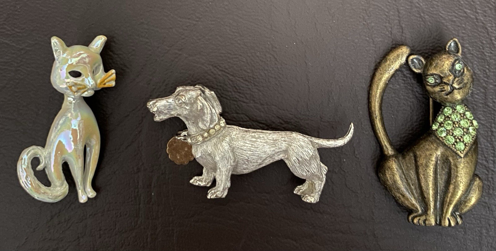 Vintage – Modern Rhinestone Mixed Material Dog Cat Cameo Fish Brooch Pin Lot