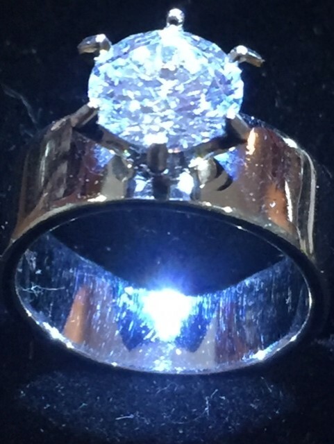 Ladies .925 Sterling Silver & CZ Crystal sz 6 Solitaire Vintage