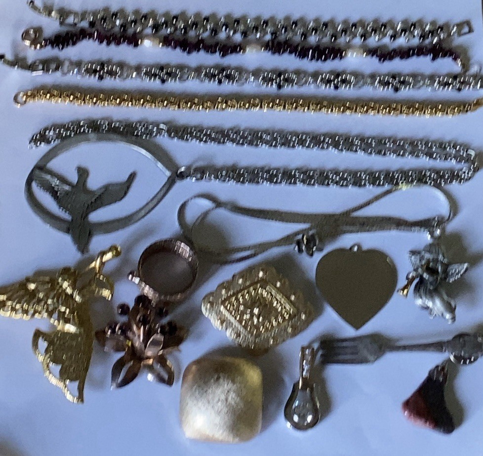Vintage Jewelry Lot ~ Wearable ~ 16 Items ~ Bracelets Chain Brooch Pin Ring Clip