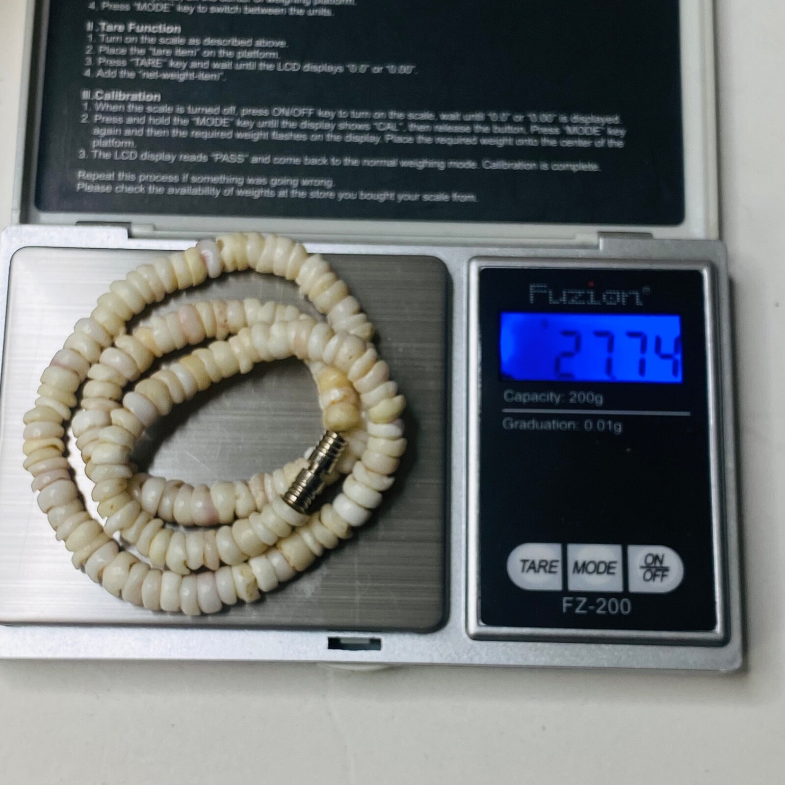 Vintage Hawaiian Surfer Puka Shell Bead Necklace Barrel Clasp 16.25 Inch 6.4mm
