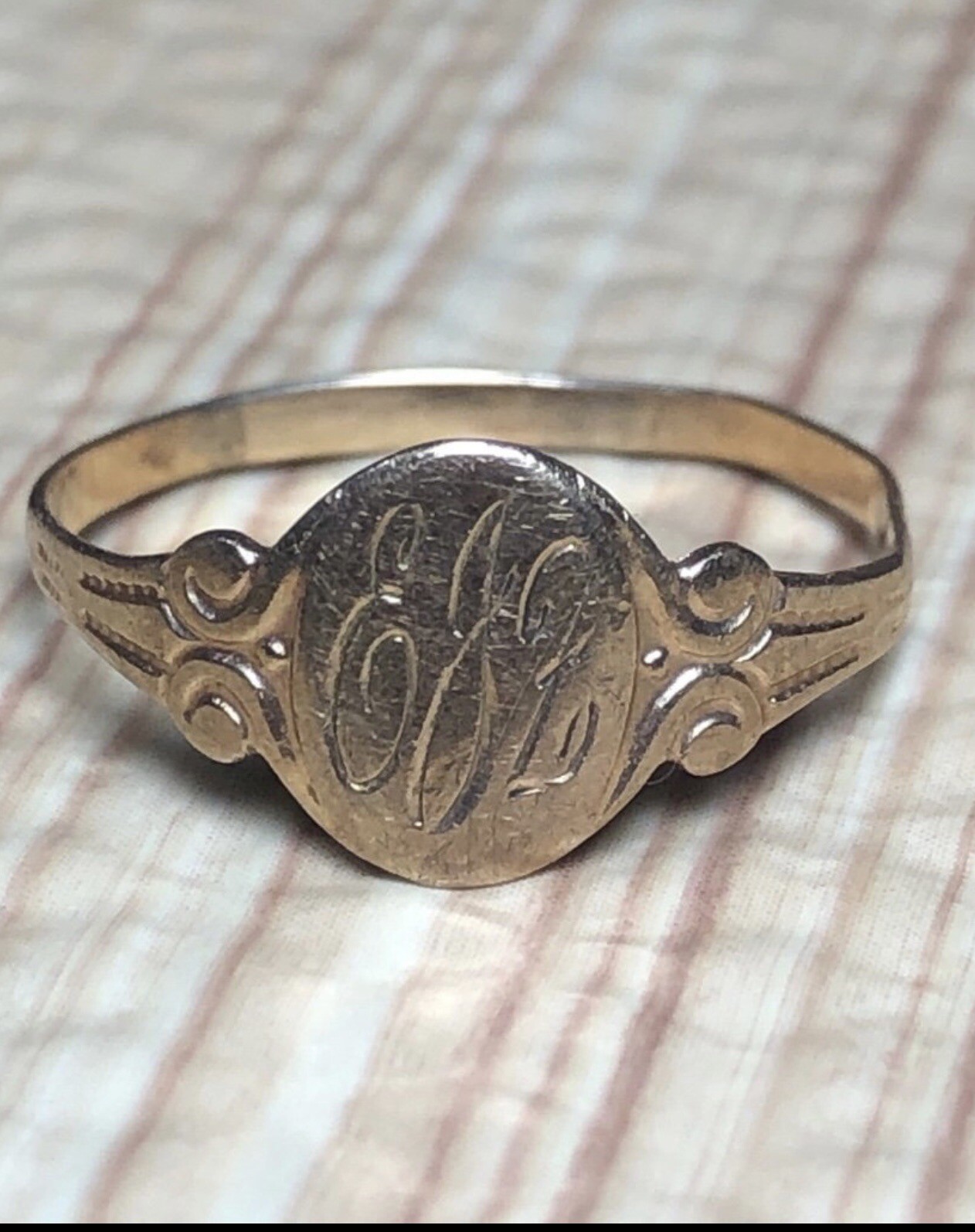 10K Monogramed Signet Pinky/Child’s Ring, Size 4.75 Initial ‘EJZ’