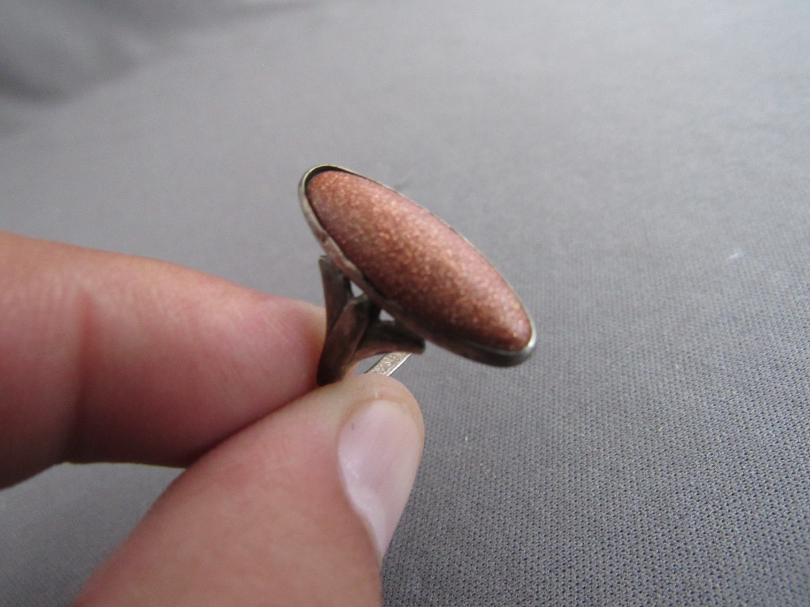 VINTAGE STERLING ELONGATED SHIMMER SUN STONE RING SIZE 7