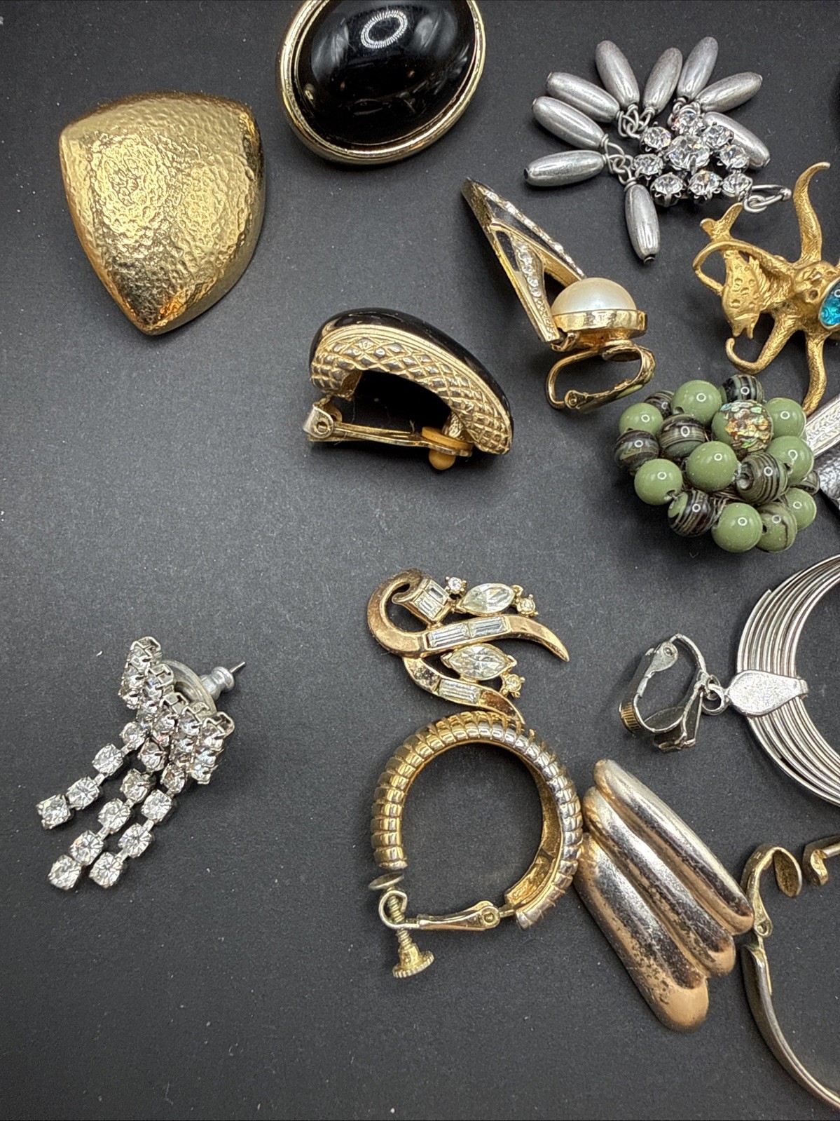 Lot Of SINGLE Earrings Mostly Vintage Clip On – Parts Craft – Some Signed E3-11