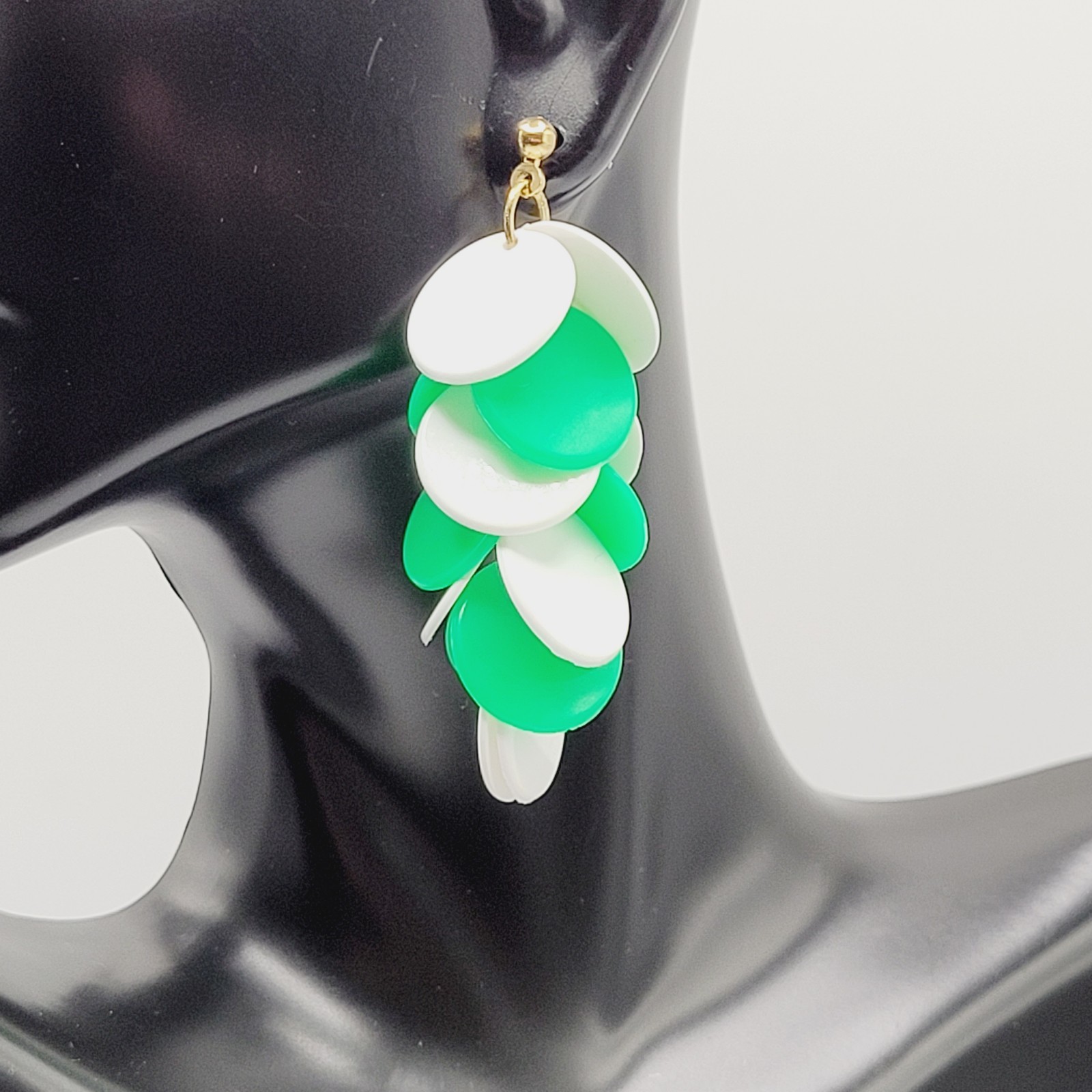 Green and White Multiple Plastic Disc Wiggly Dangle Vintage 80s Pierced Earrings