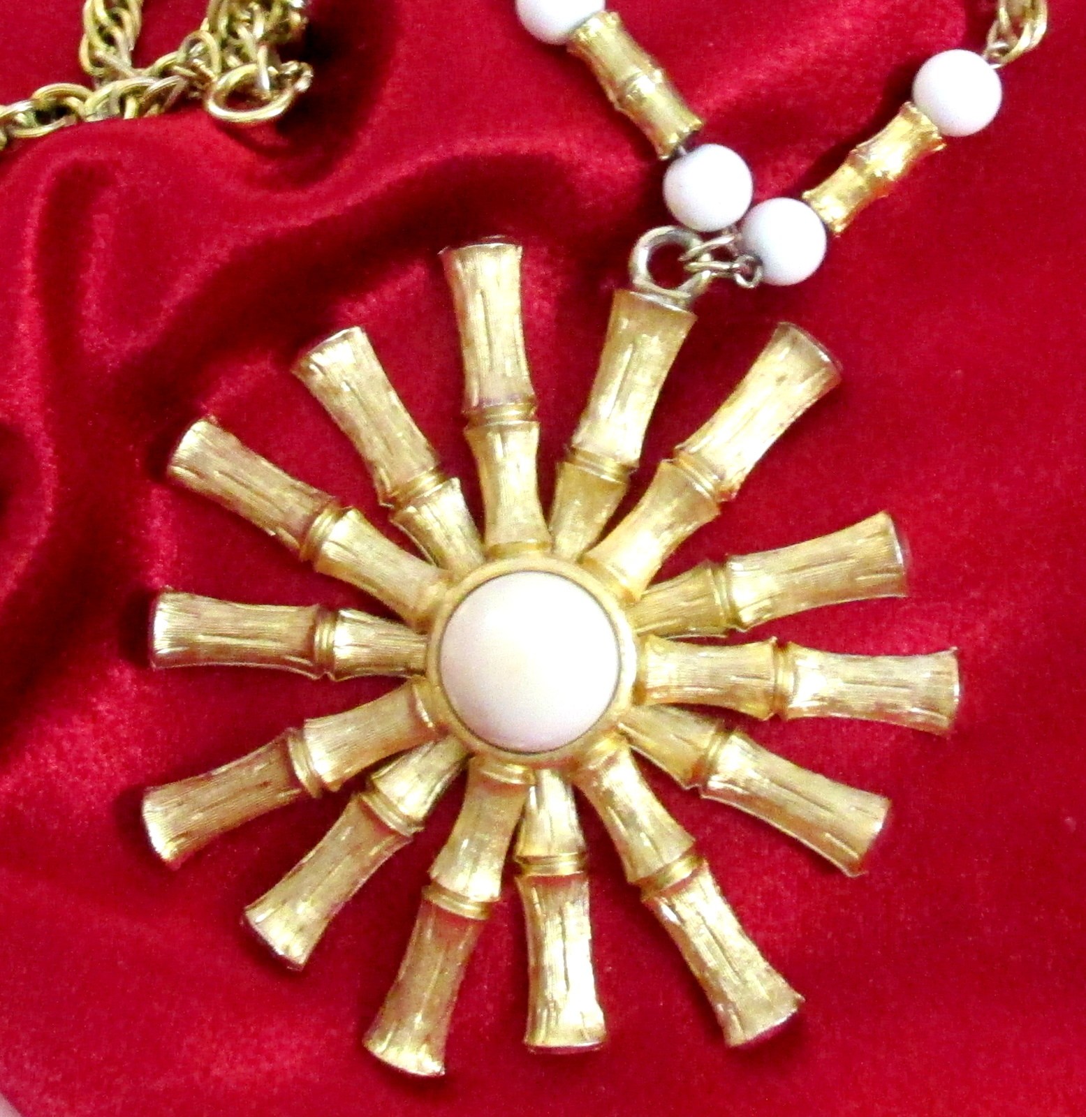 VTG RUNWAY NAPIER BOOK PC GP BAMBOO SUNBURST PENDANT NECKLACE WHITE BEAD FUJIO