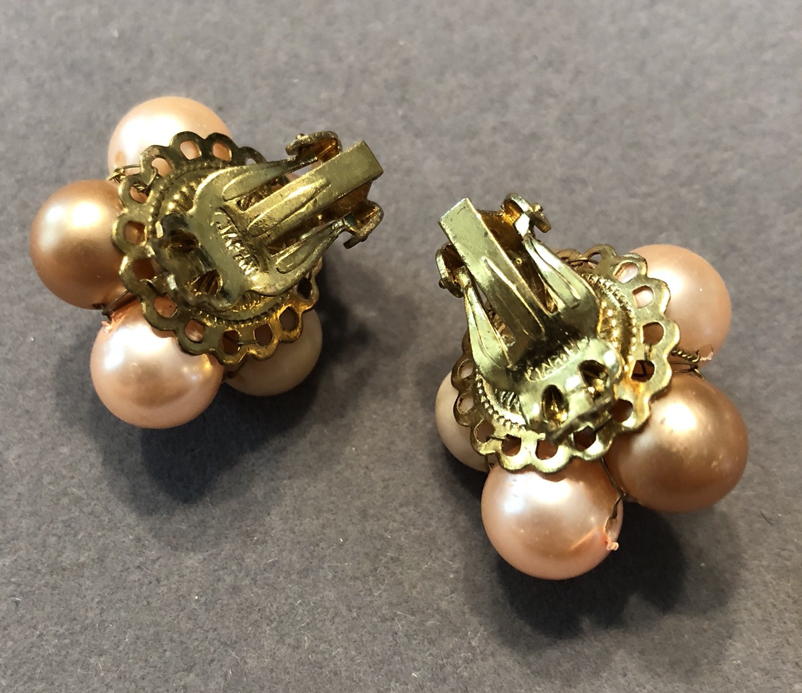 Vtg Retro Japan & Hong Kong Peach Pink Plastic Faux Pearl Necklace & Earrings