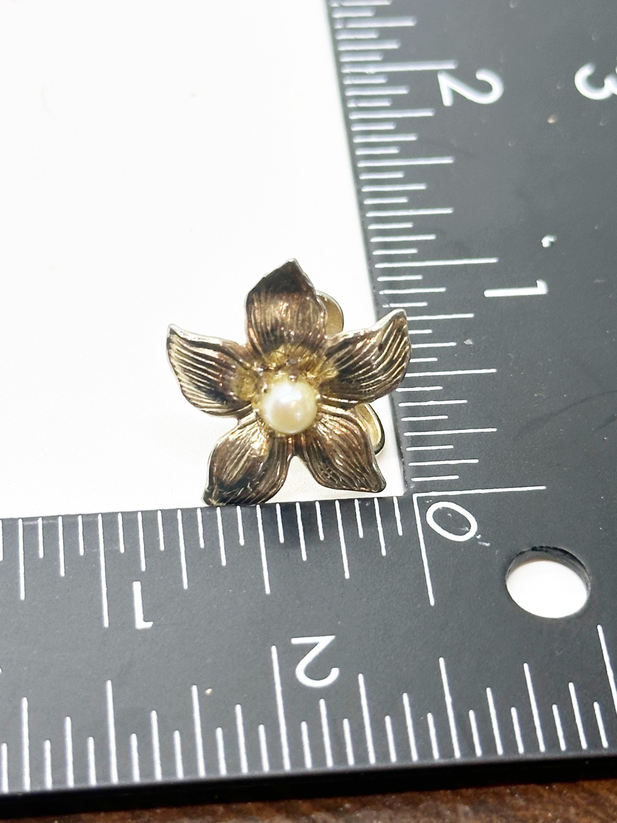 Vintage Flower Earrings Gold Tone Faux Pearl Screwback Mid Century