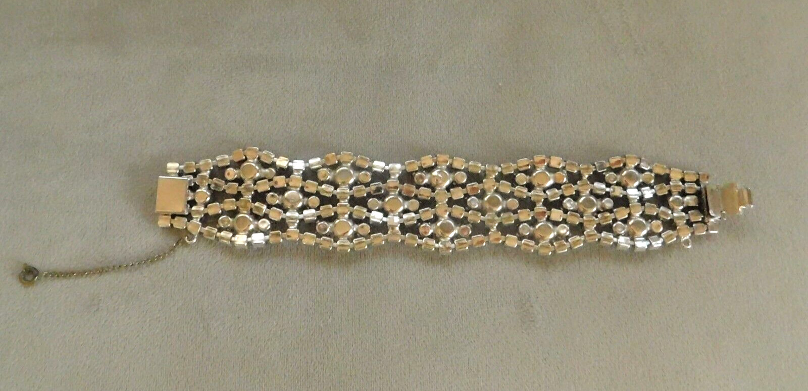 VINTAGE ART DECO LIGHT GRAY and CLEAR RHINESTONE CUFF BRACELET 7 1/4″ long