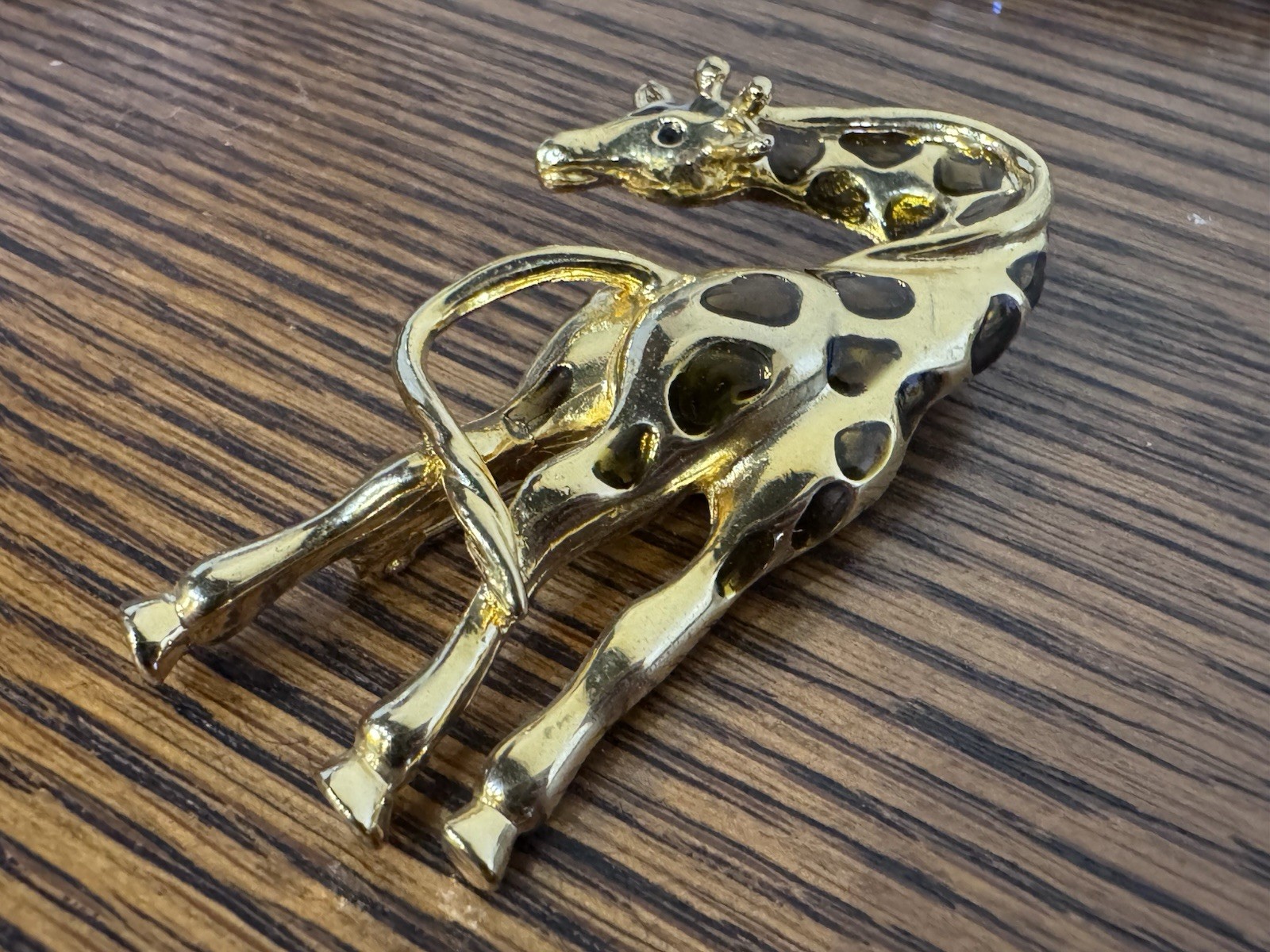 Vintage Goldtone Enamel Giraffe Animal Brooch Pin 3″ Long