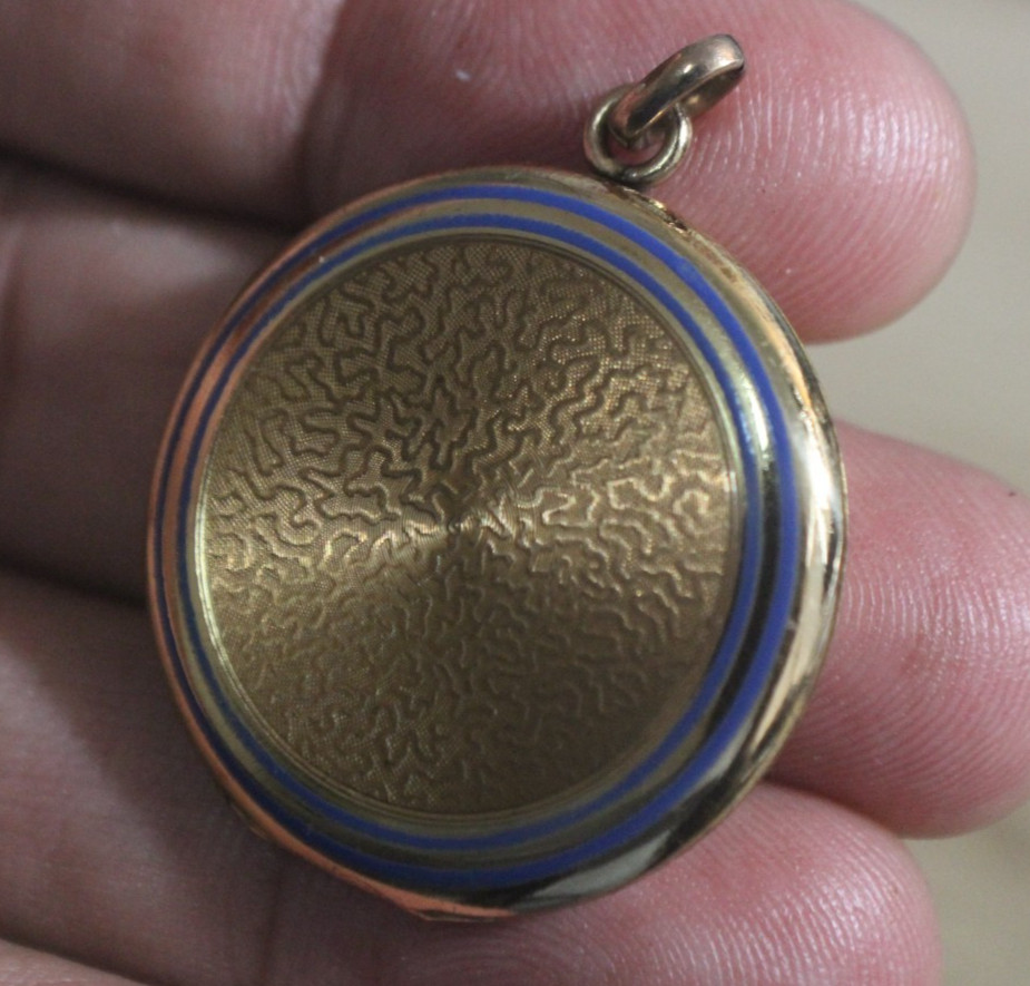 Wonderful Gold Filled ‘NAPOLEON’ Elgin American Double Photo Locket Pendant