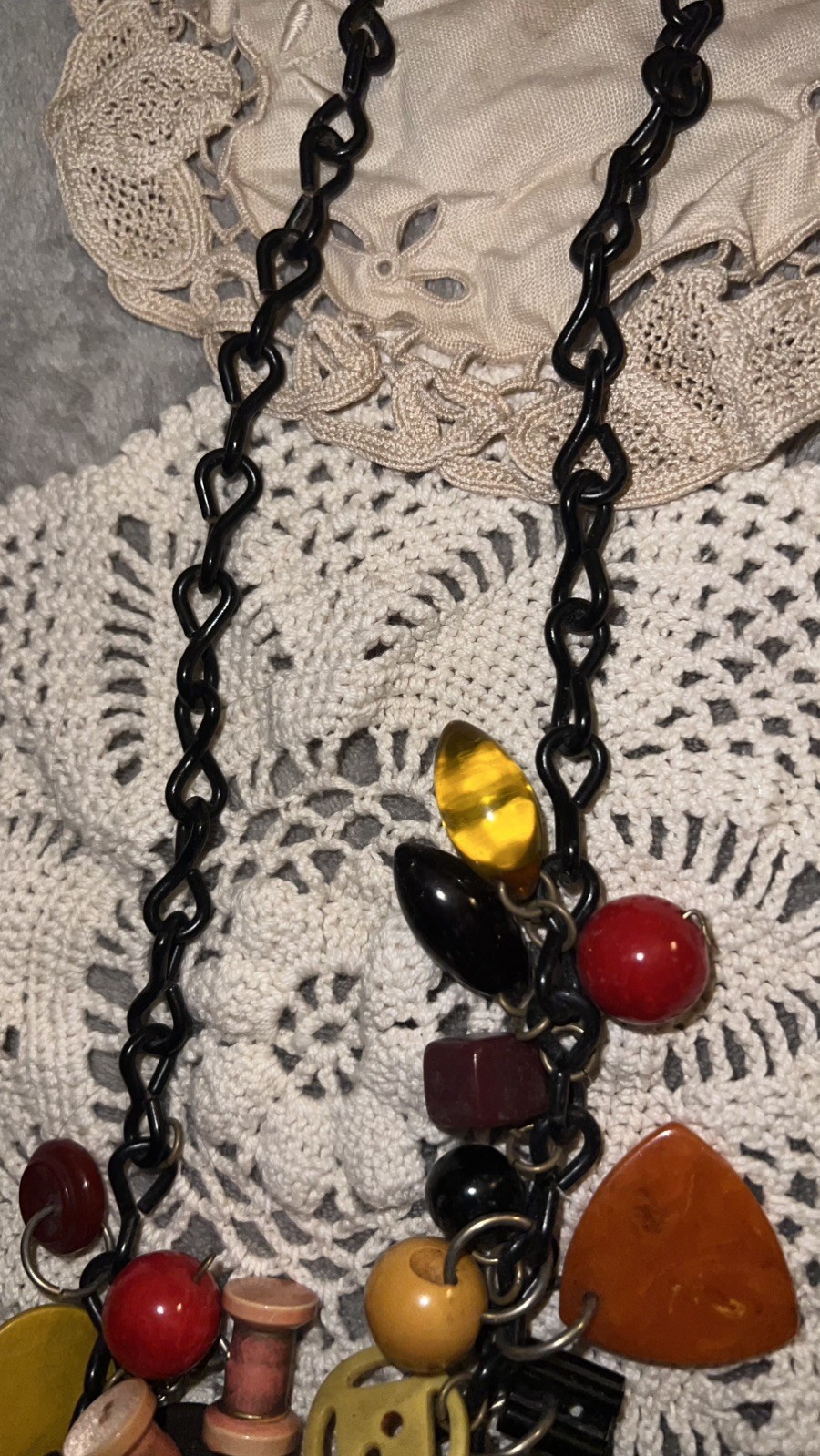 Vintage Unique Bakelite&Lucite Charm Statement Necklace buttons/beads shapecharm
