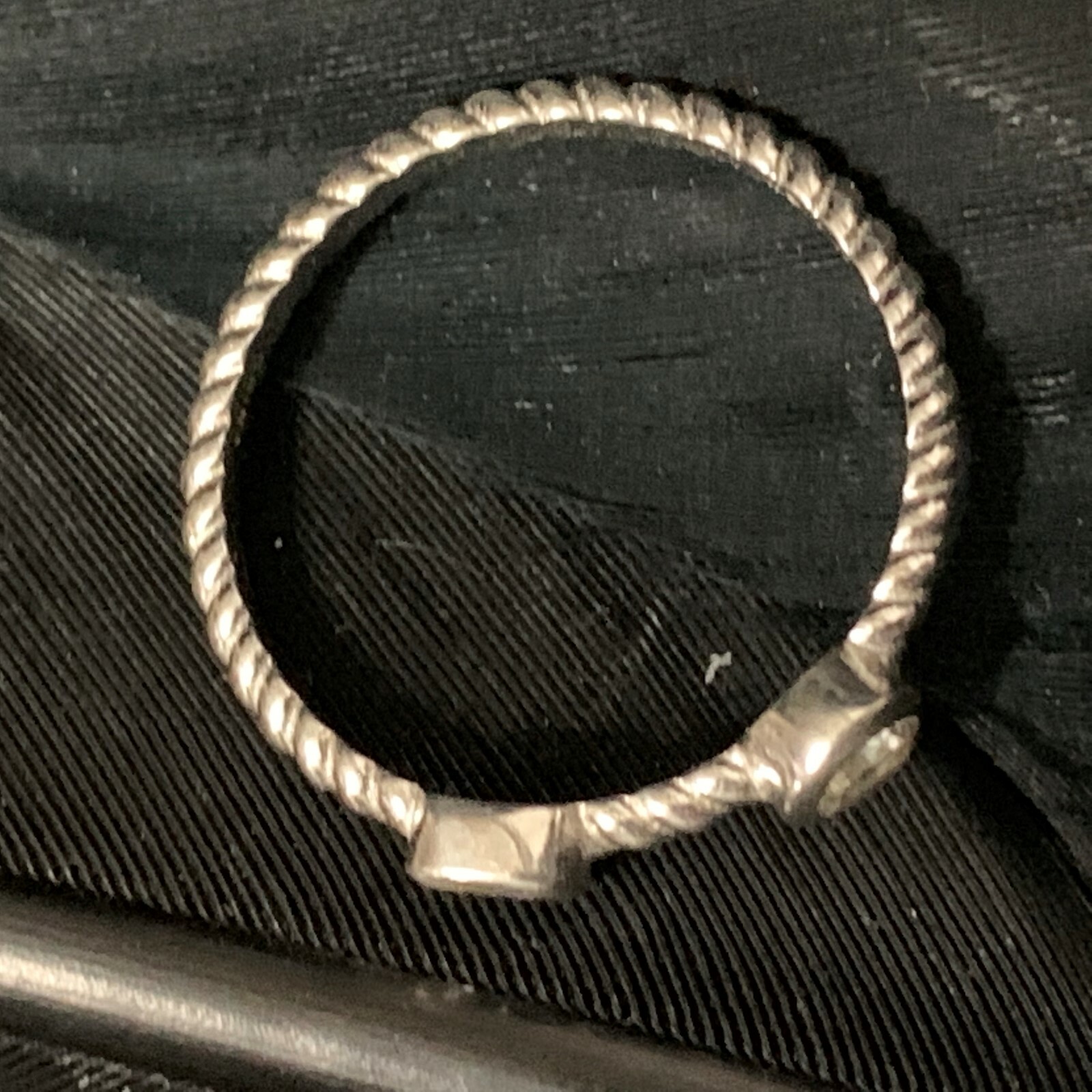 ESTATE STERLING SILVER & WHITE STONE WRAP ROPE BAND DESIGN STACKABLE RING SIZE 7