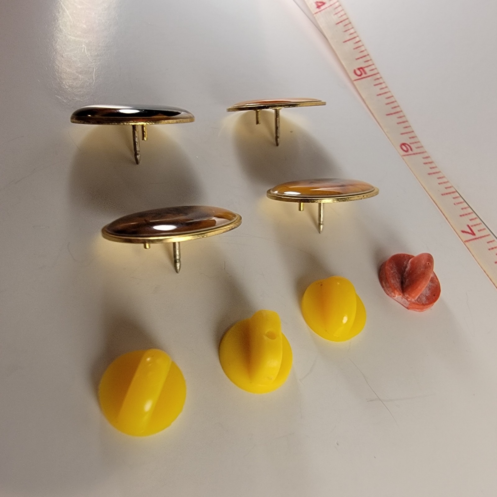 VINTAGE GOLD TONE CAT DOG PORTRAIT LAPEL PIN LOT X4 OVAL ANIMAL PET PINS