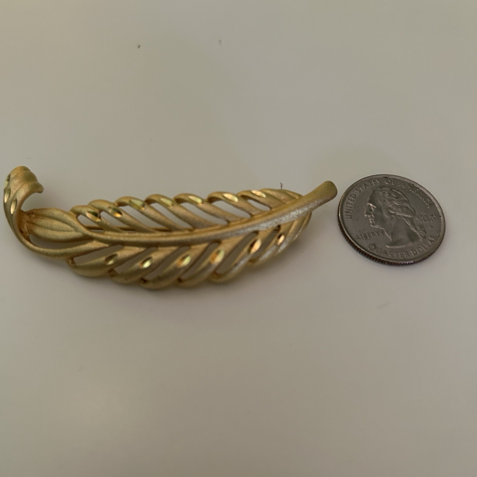 Womens Brooch Vintage Goldtone Costume Jewelry