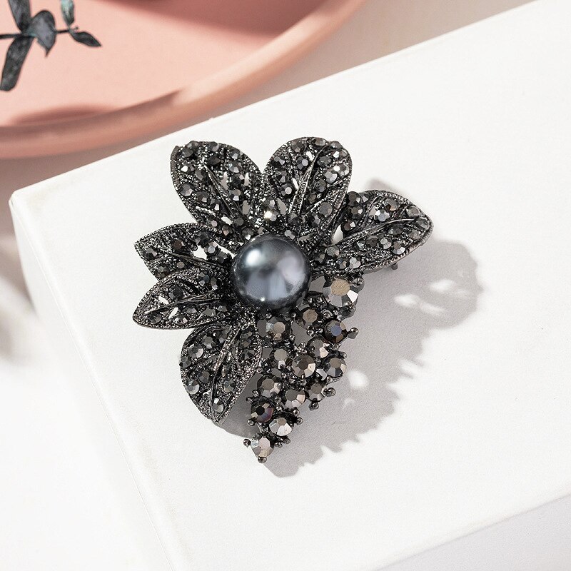 Vintage Brooch Pin Fashion Corsage Personality Clothing Accessories Jewelry