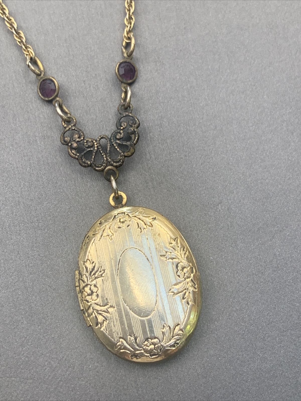 ￼ Vintage Picture locket purple crystal￼ Necklace Gold Tone Findings ￼ 24”