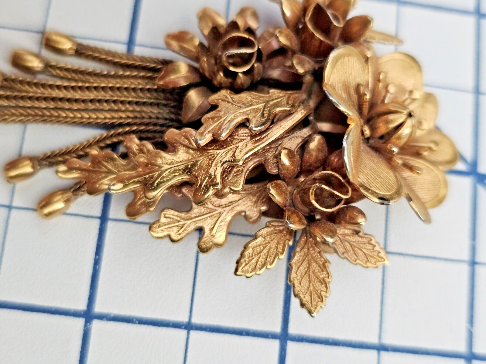 Stamped Metal Textured Dimensional Gold Tone Floral Bouquet Brooch Pin w/Tassels