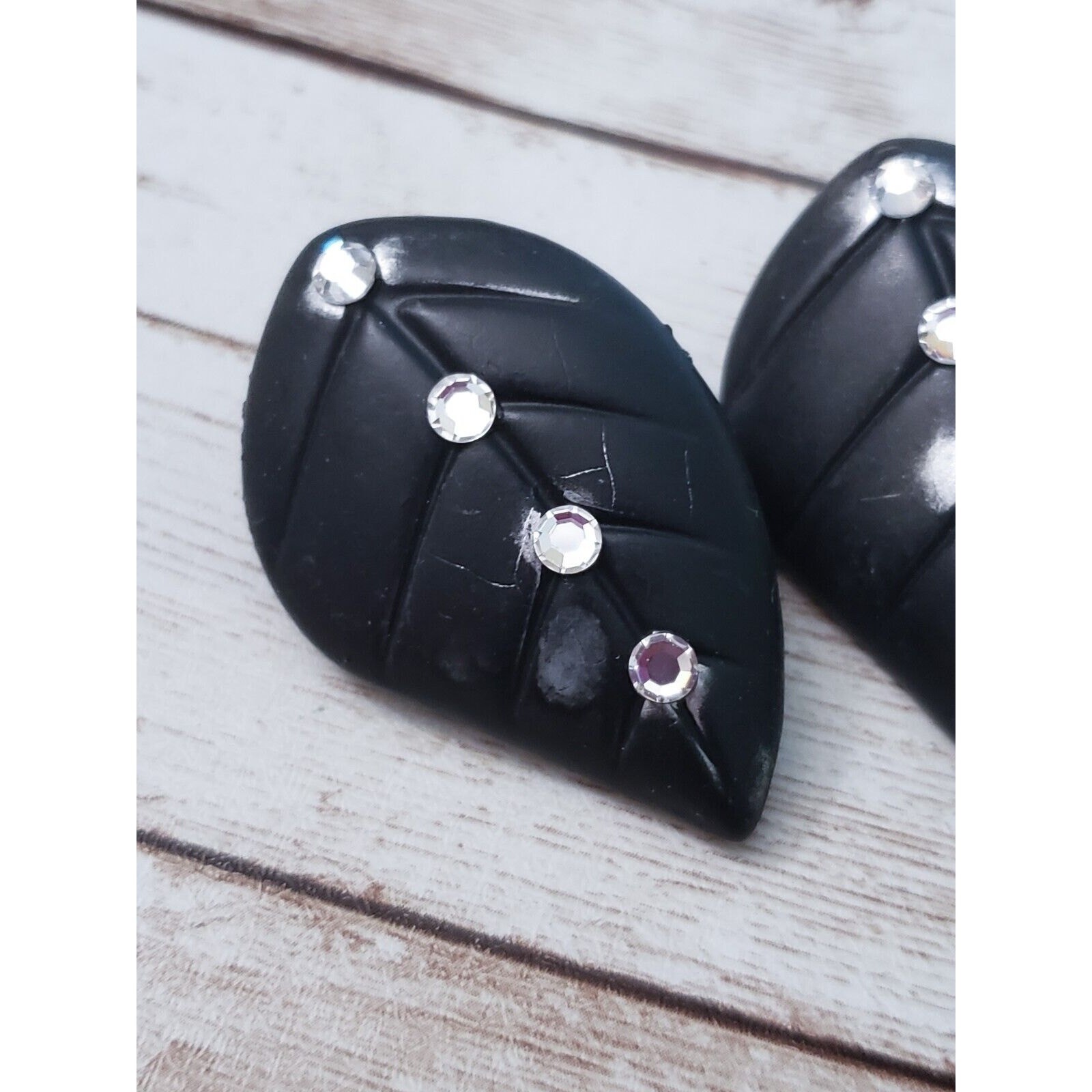 Vintage Jeff Lieb Clip On Earrings – Black – Paint Damage