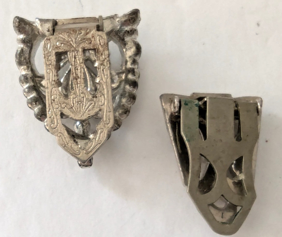 2 Art Deco Rhinestone Dress Fur Clips Silver Pot Metal No Missing Stones Vintage