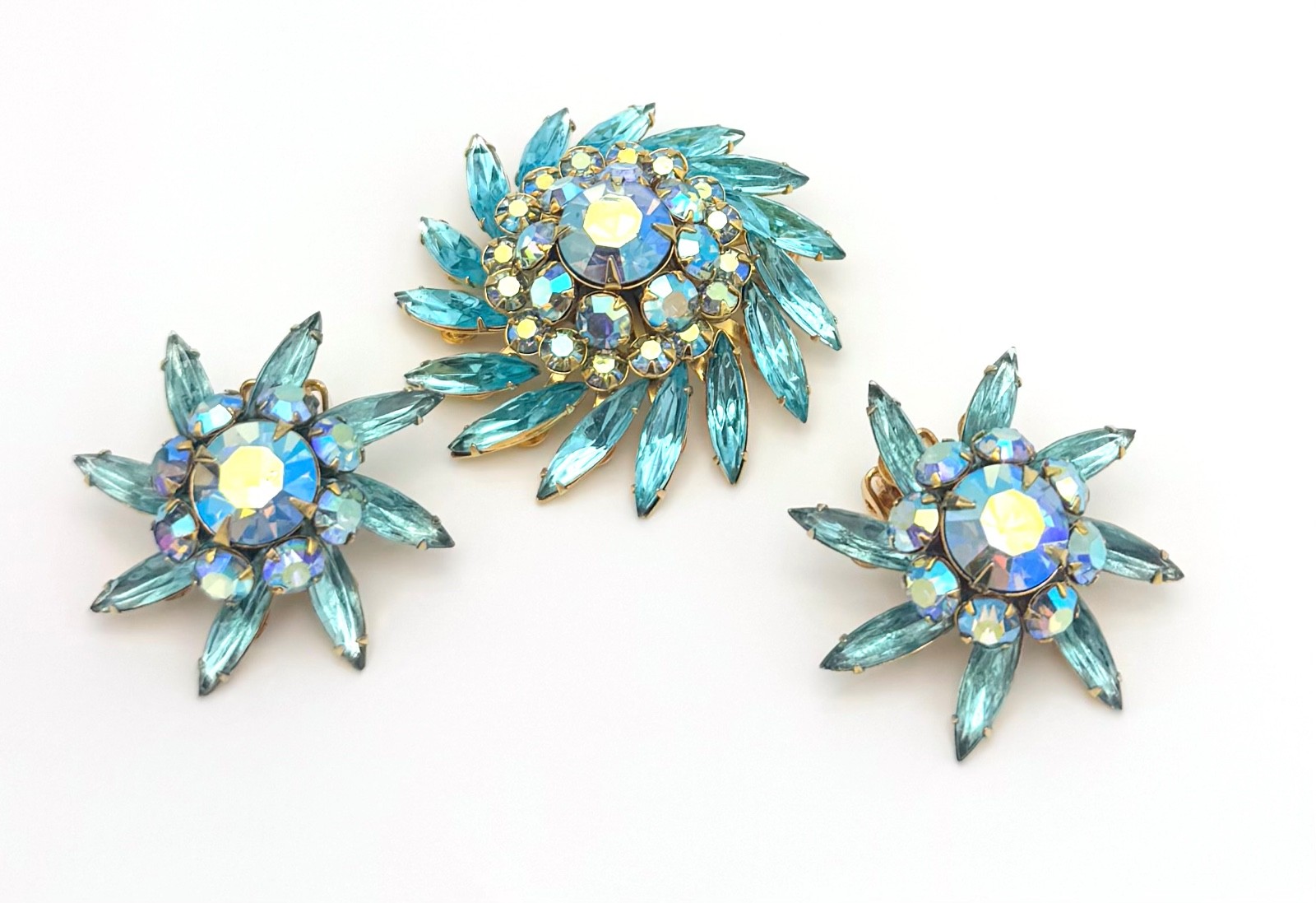 Vintage Set Judy Lee Pinwheel Style Brooch And Earrings light Blue And AB