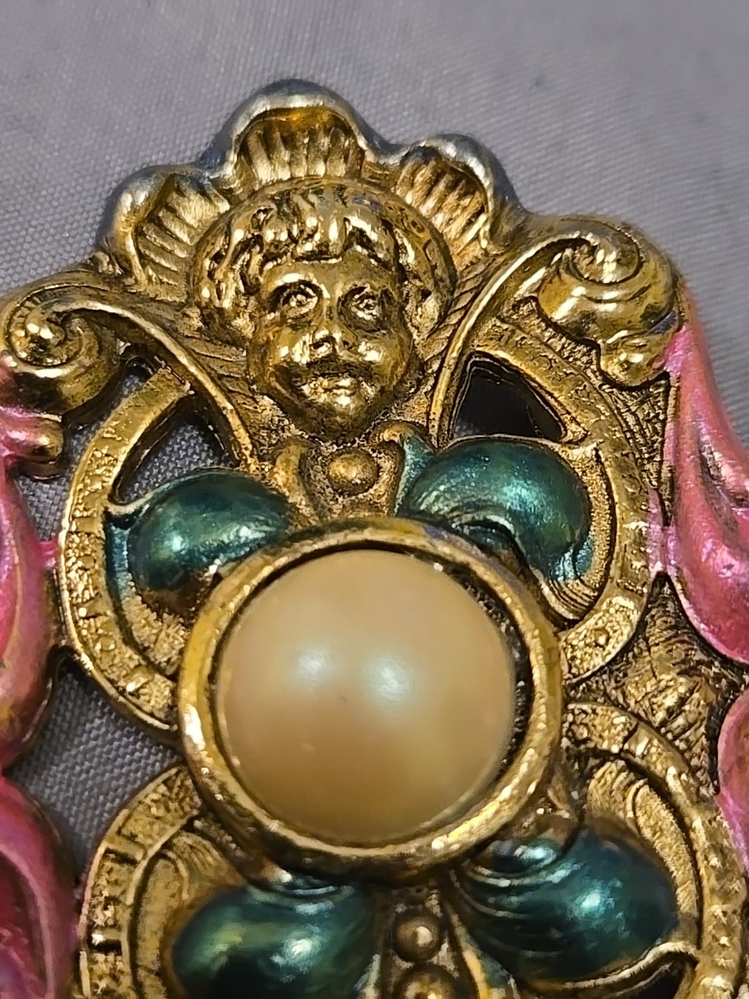 Art Nouveau Style Brooch Pin Cherub Faces Gold Tone and Faux Pearl