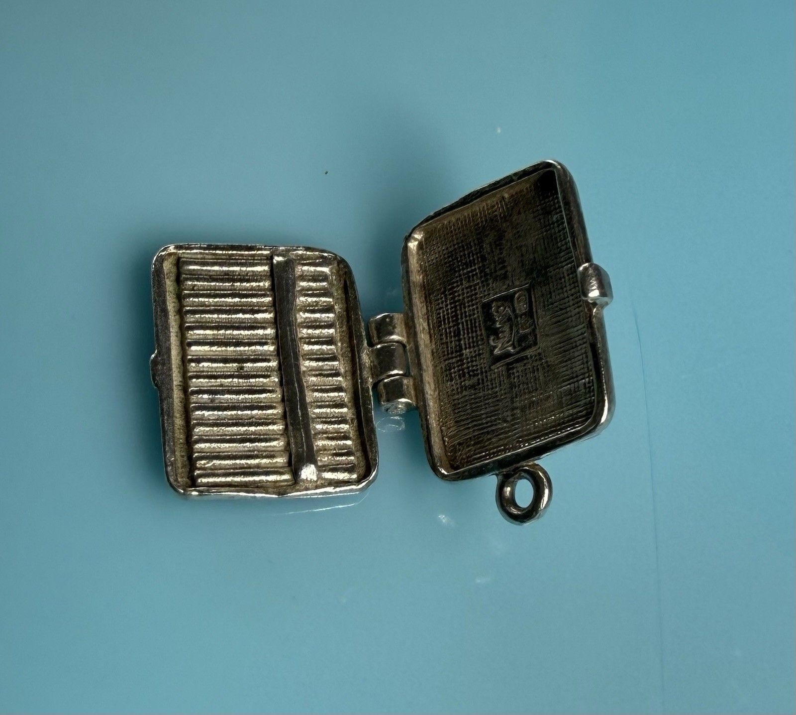 Vintage Cigarette Case Charm Opens Sterling Silver Fancy Scroll Top Nuvo 3.4g