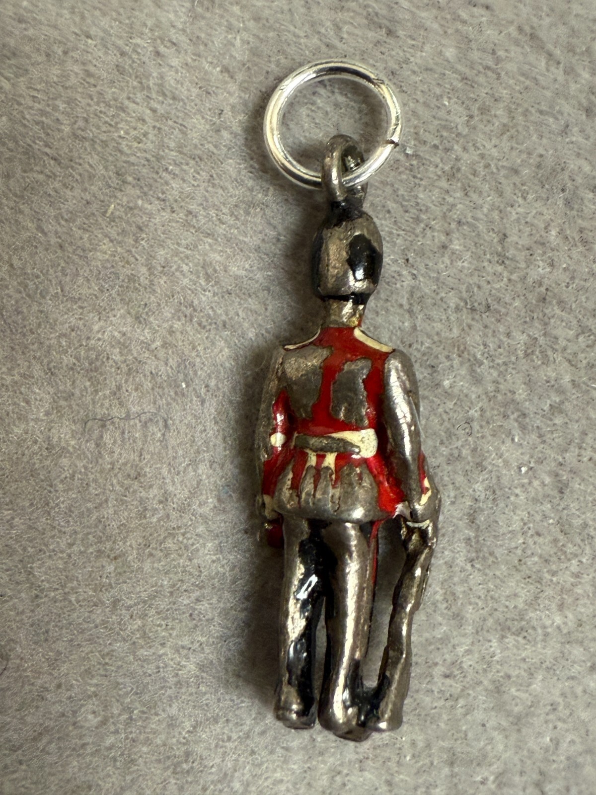 Vintage British Queen’s Guard Multicolor Enamel Collectible Charm Pendant 2763